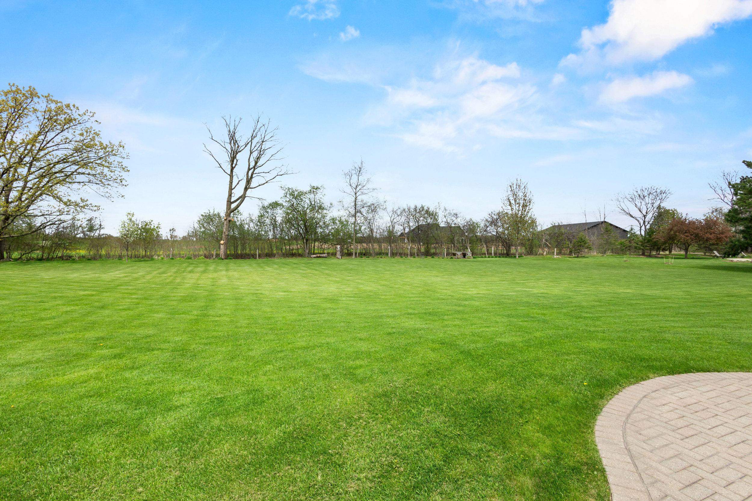 3022 FAIRWINDS Drive