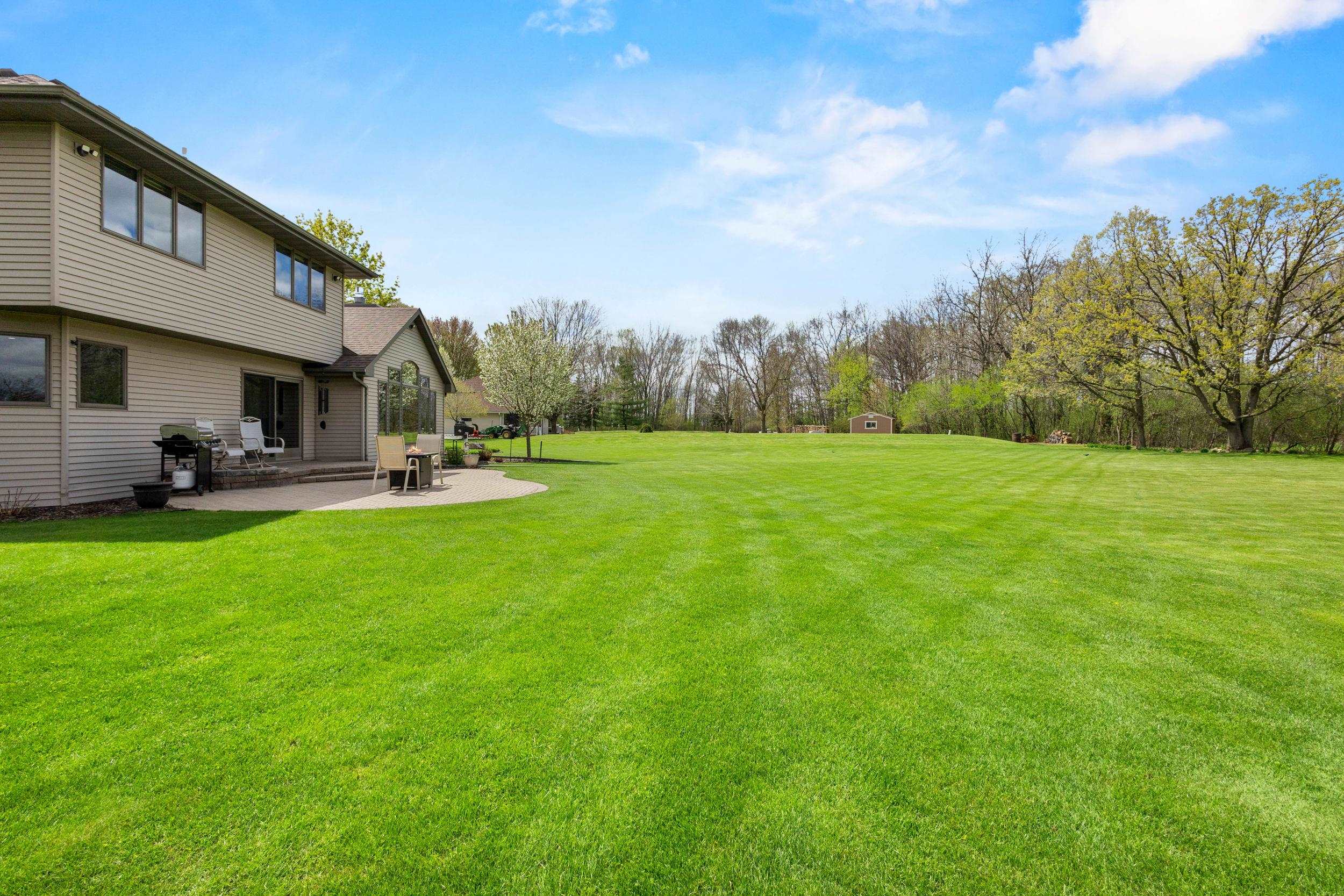 3022 FAIRWINDS Drive
