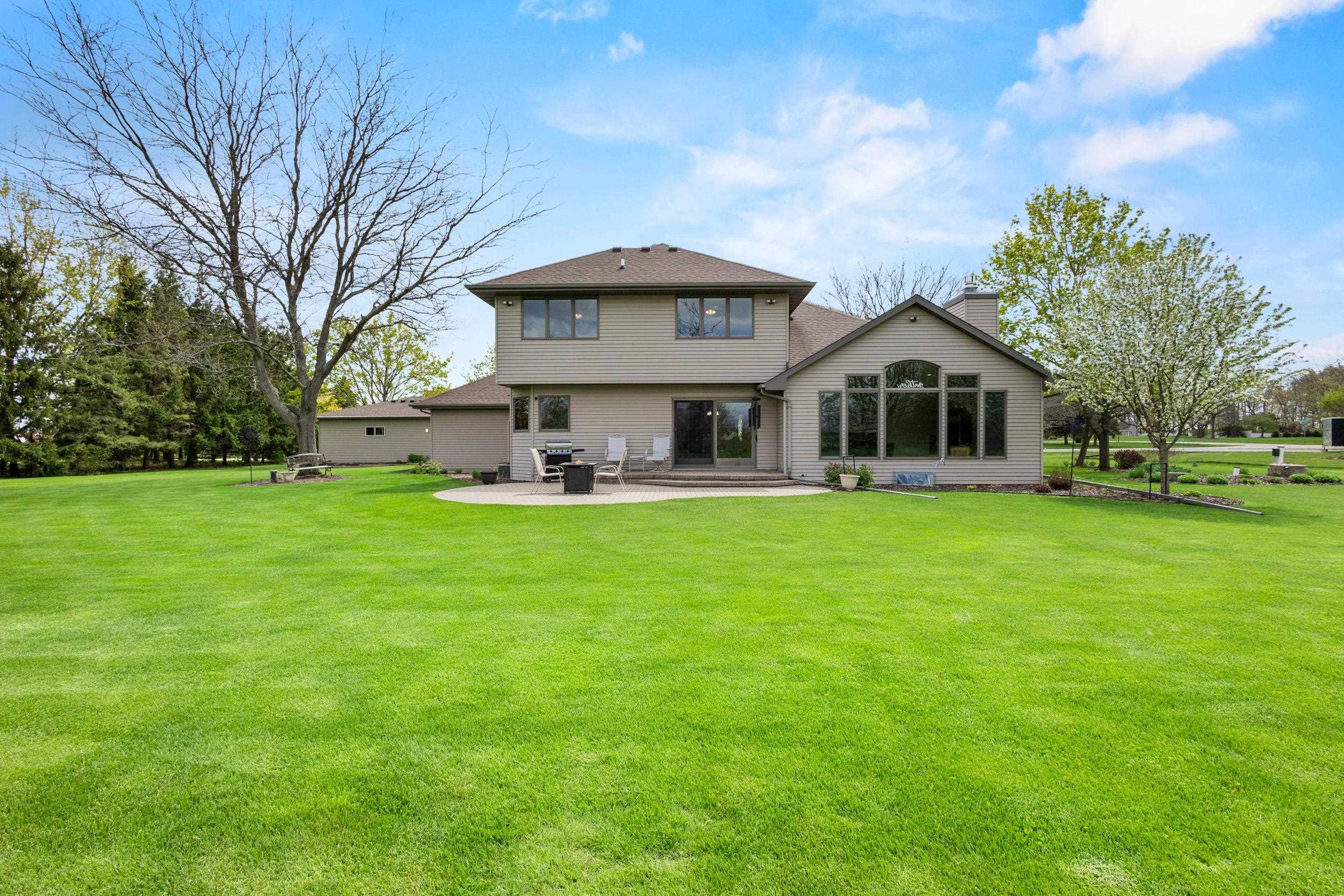 3022 FAIRWINDS Drive