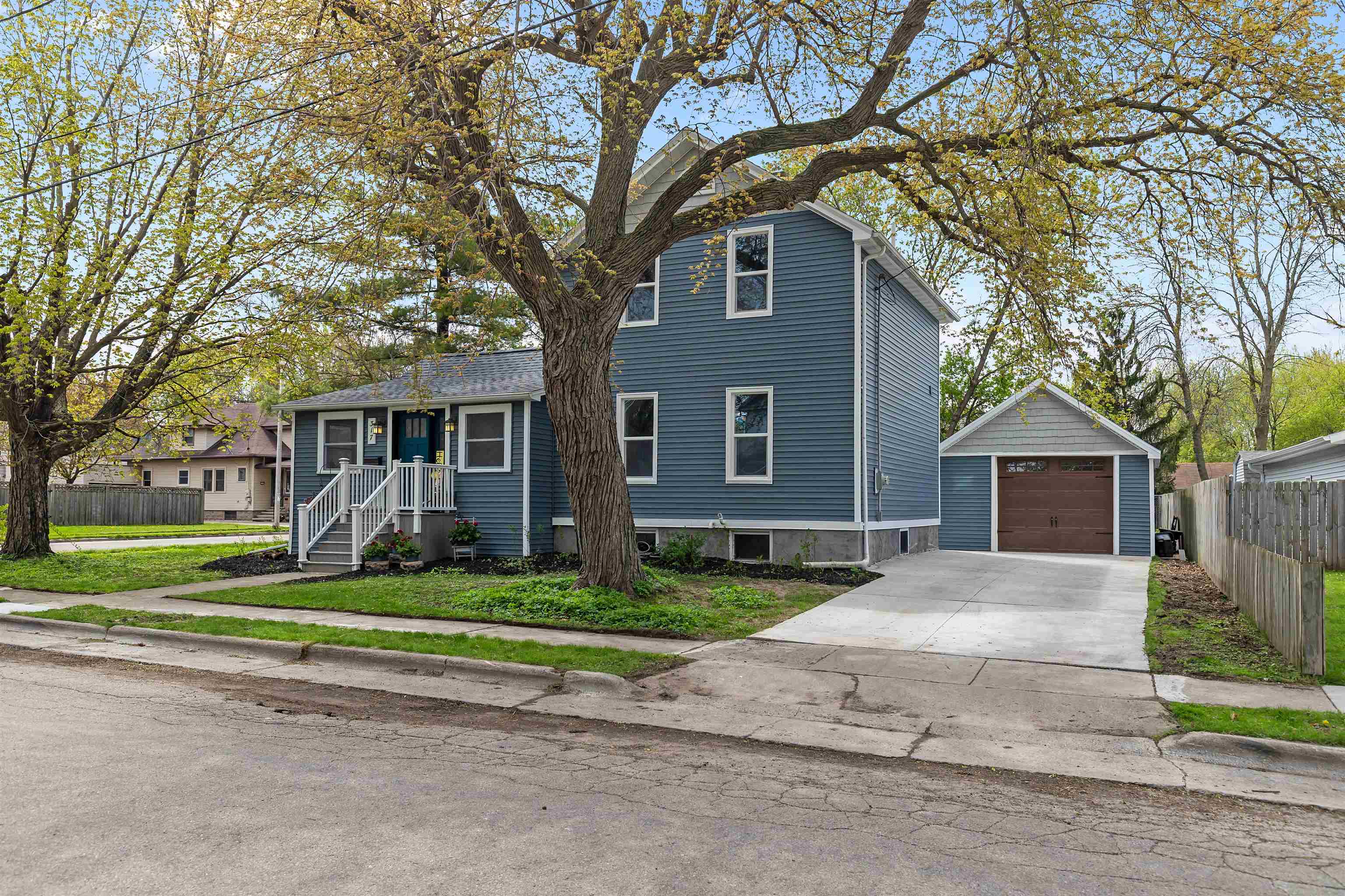 317 HEWITT Street