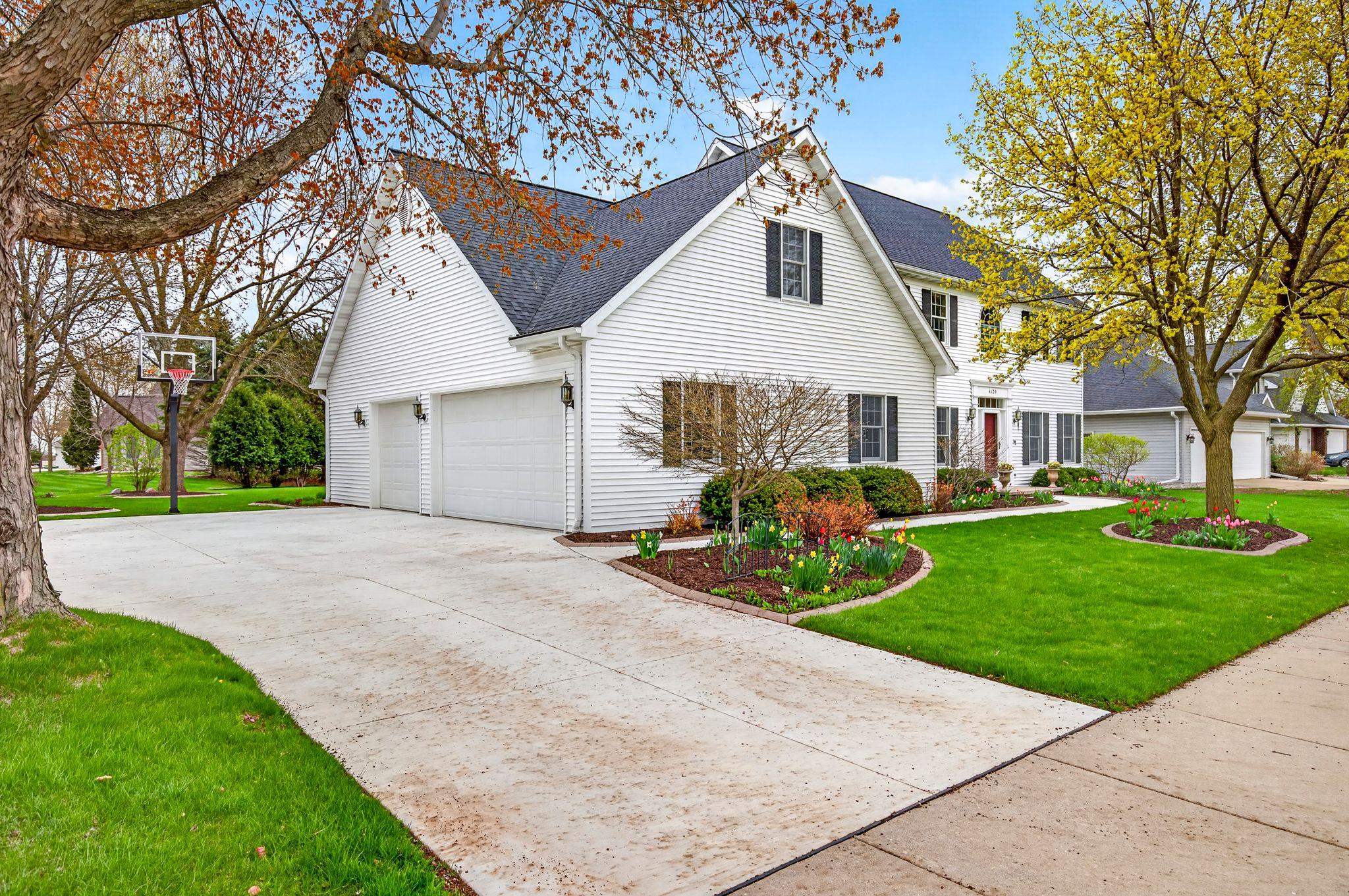 4120 N WINDCROSS Drive