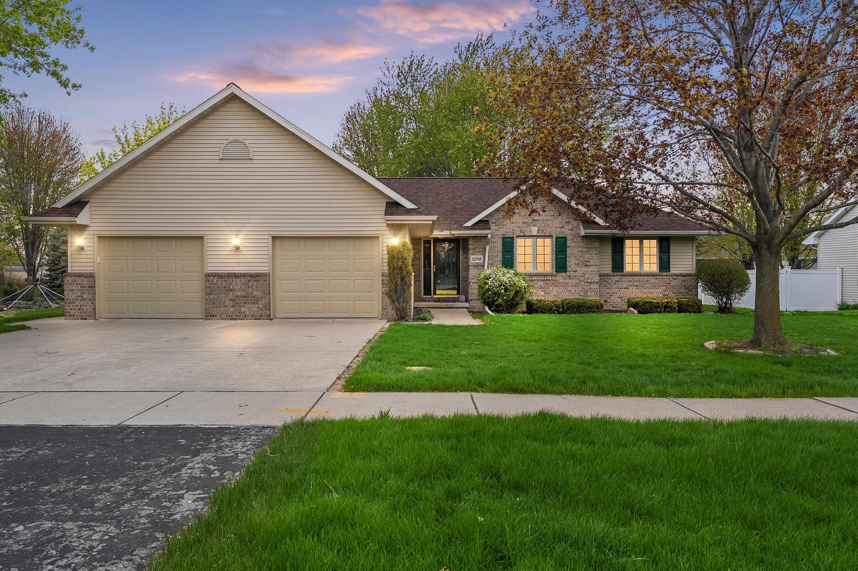 2298 LOST DAUPHIN Road