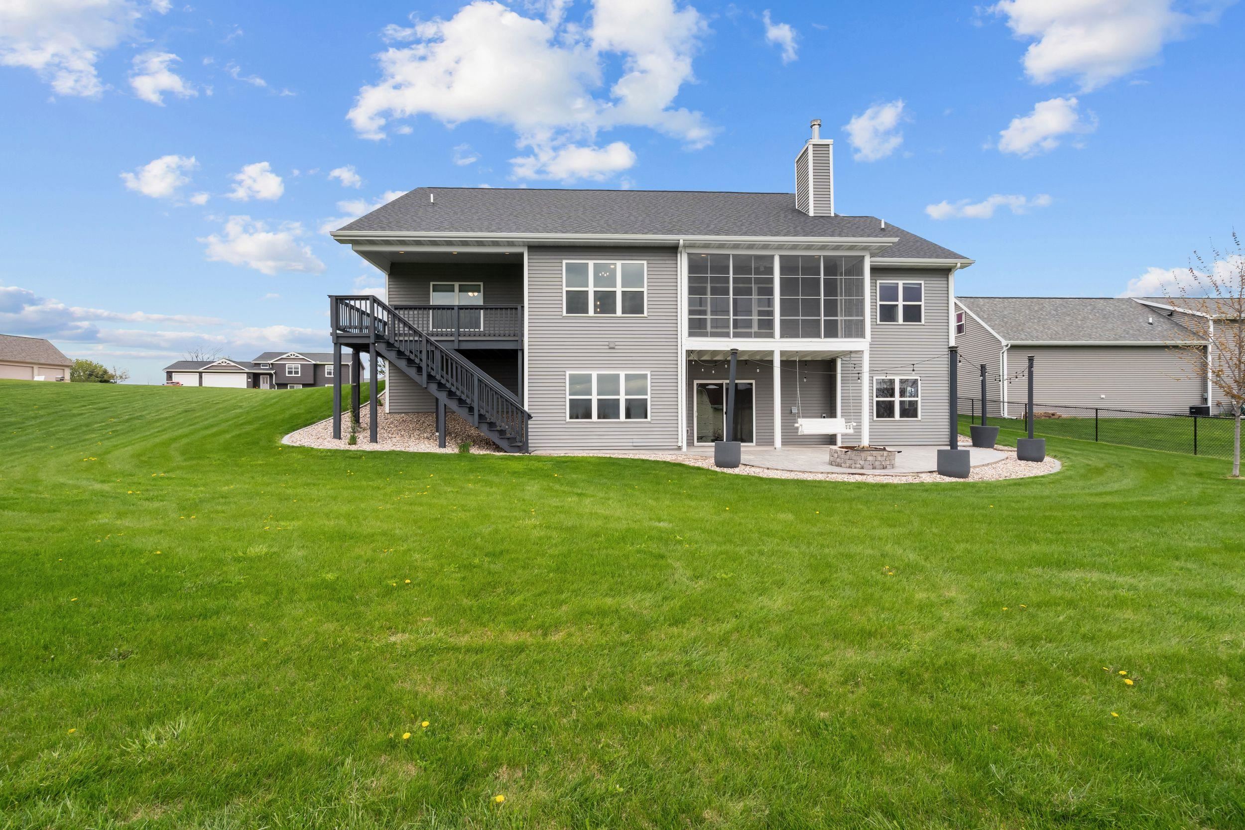 306 ASHTIN Way