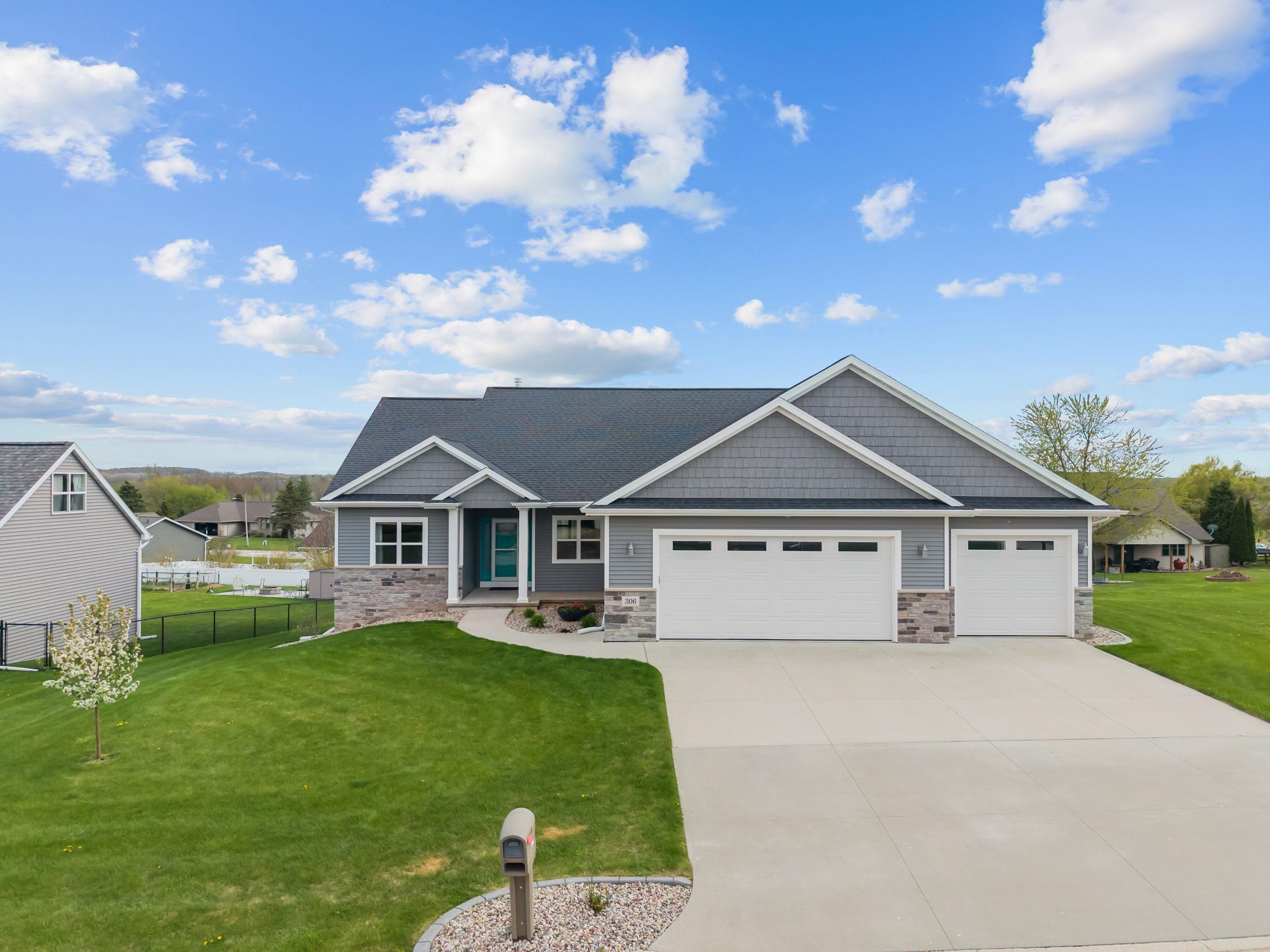306 ASHTIN Way