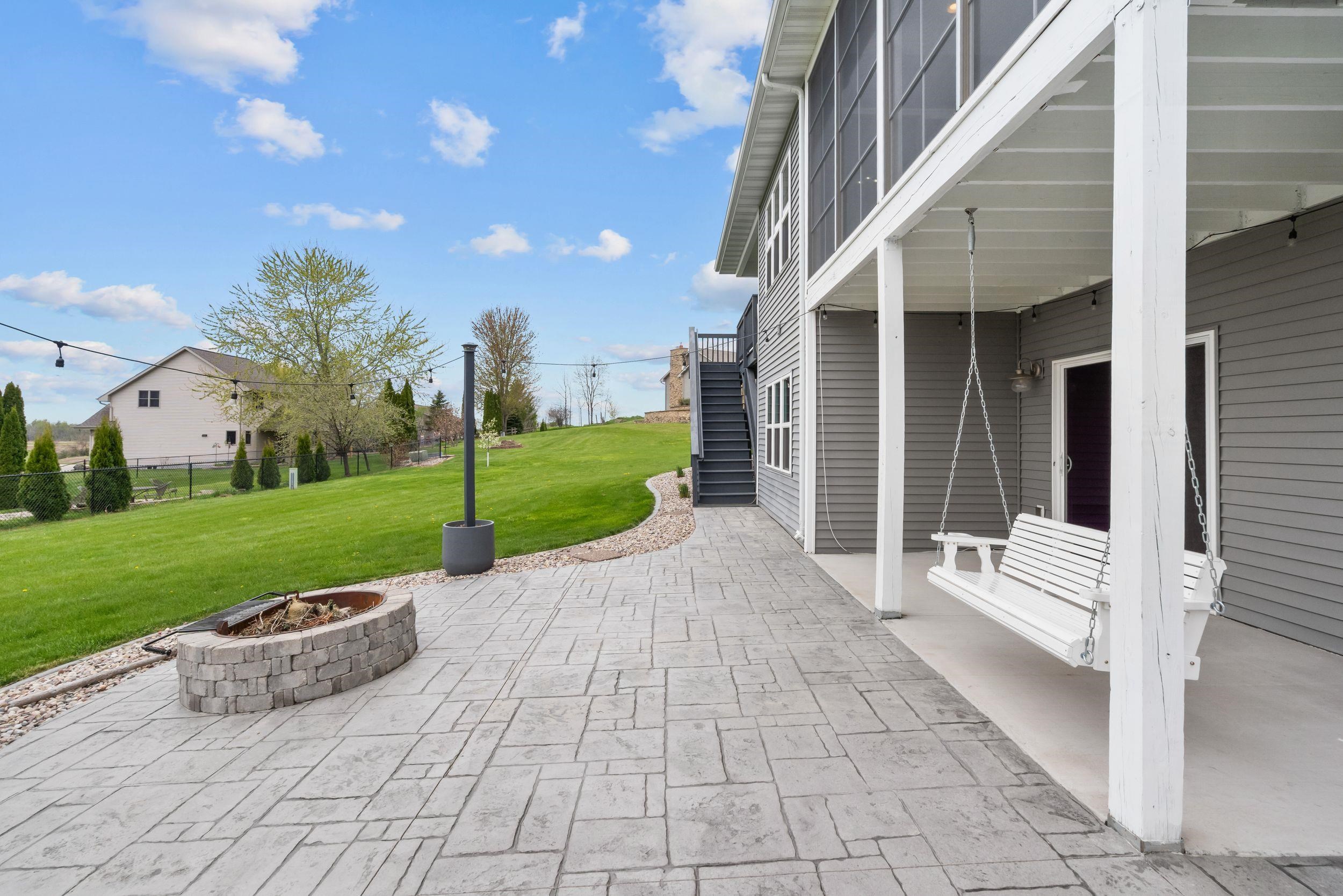 306 ASHTIN Way