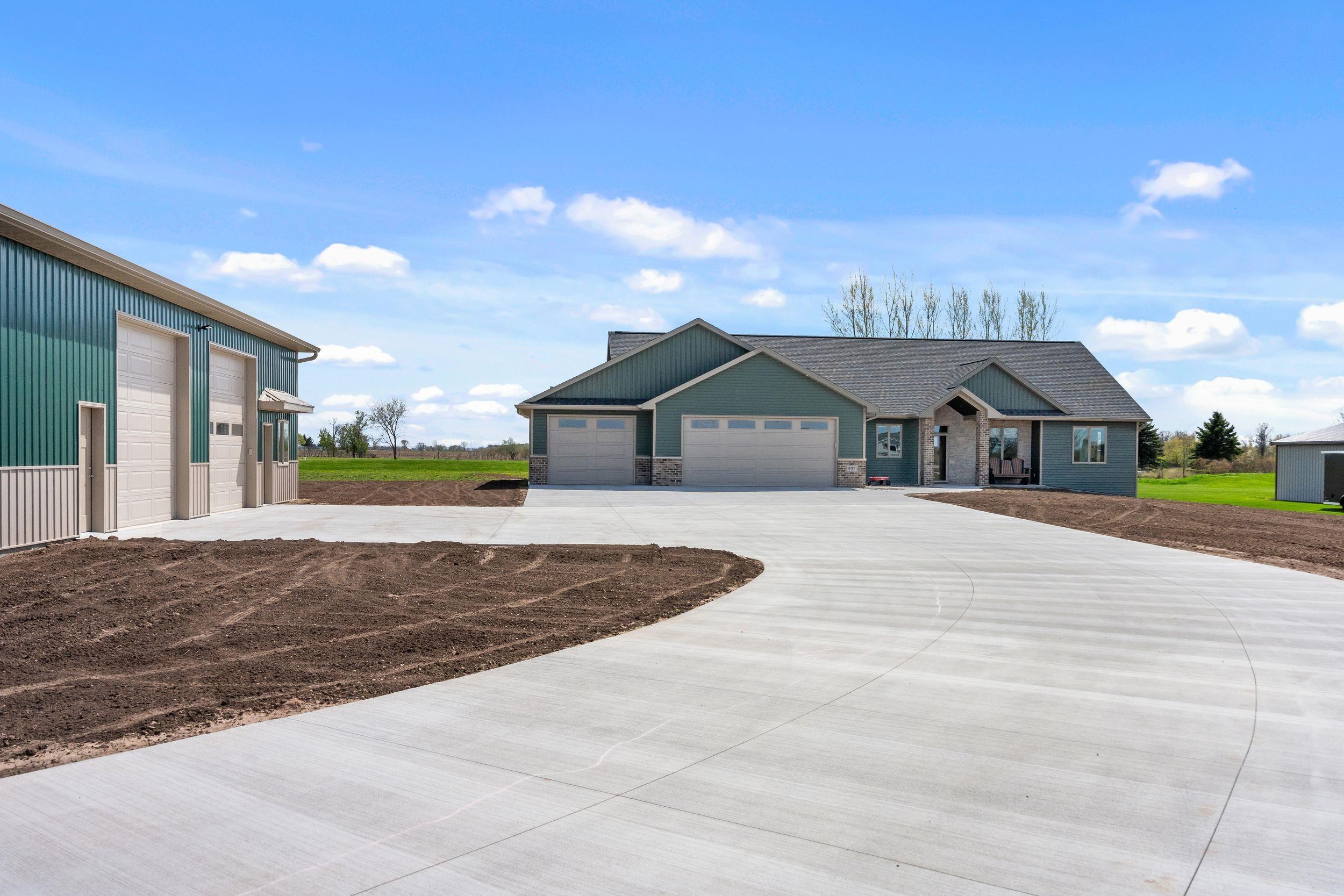 932 MEADOWLARK Road