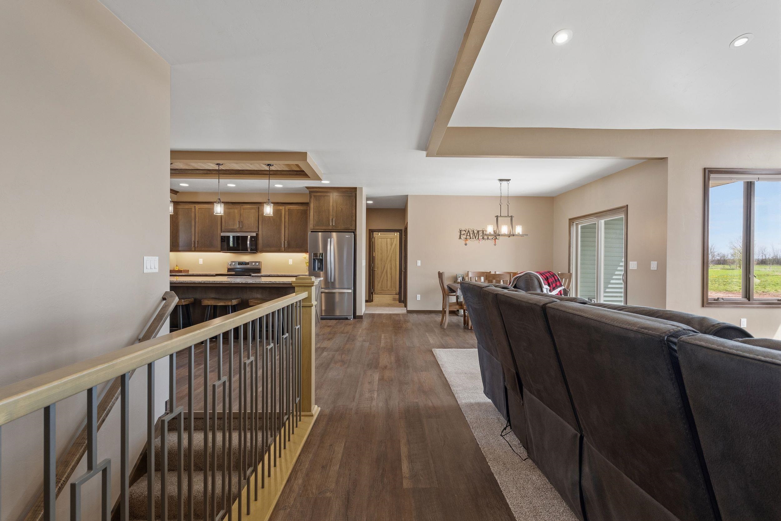 932 MEADOWLARK Road