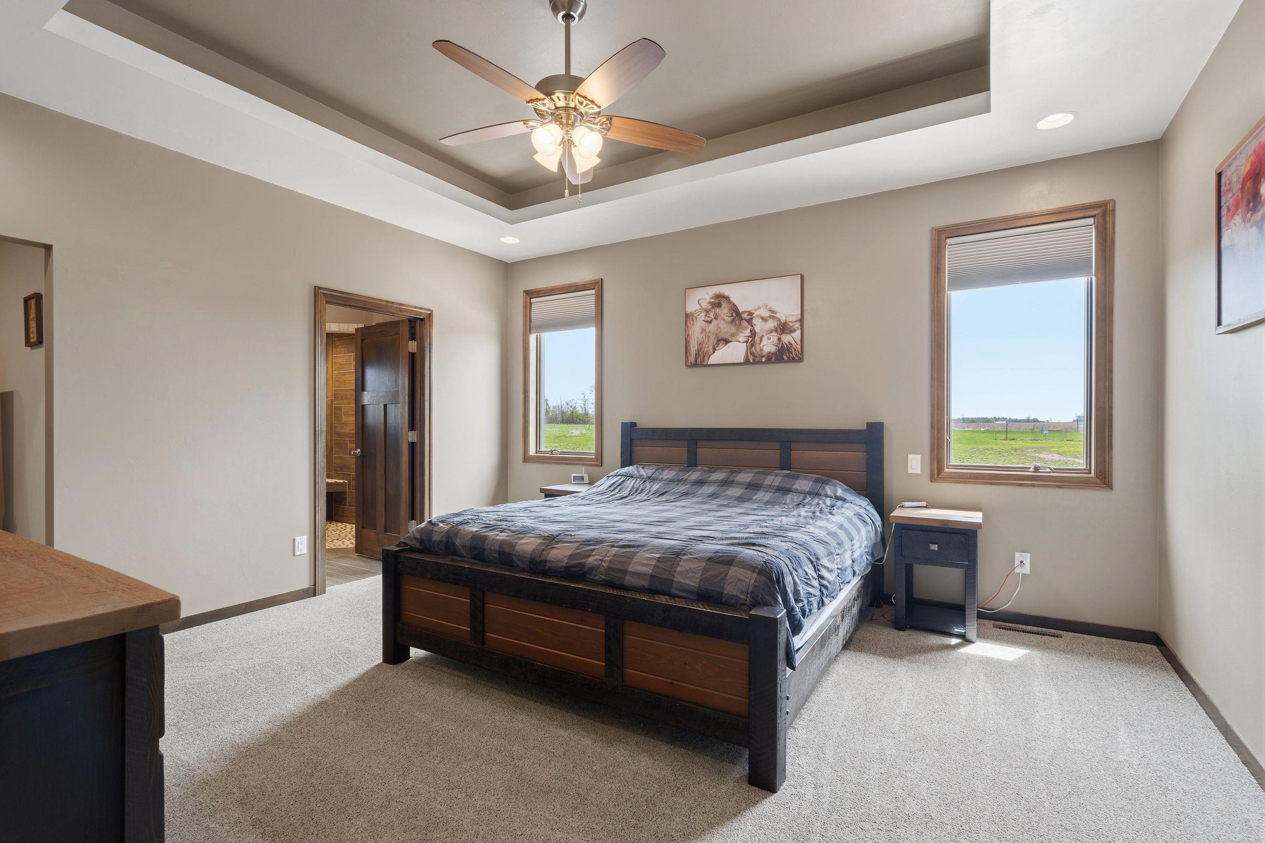 932 MEADOWLARK Road