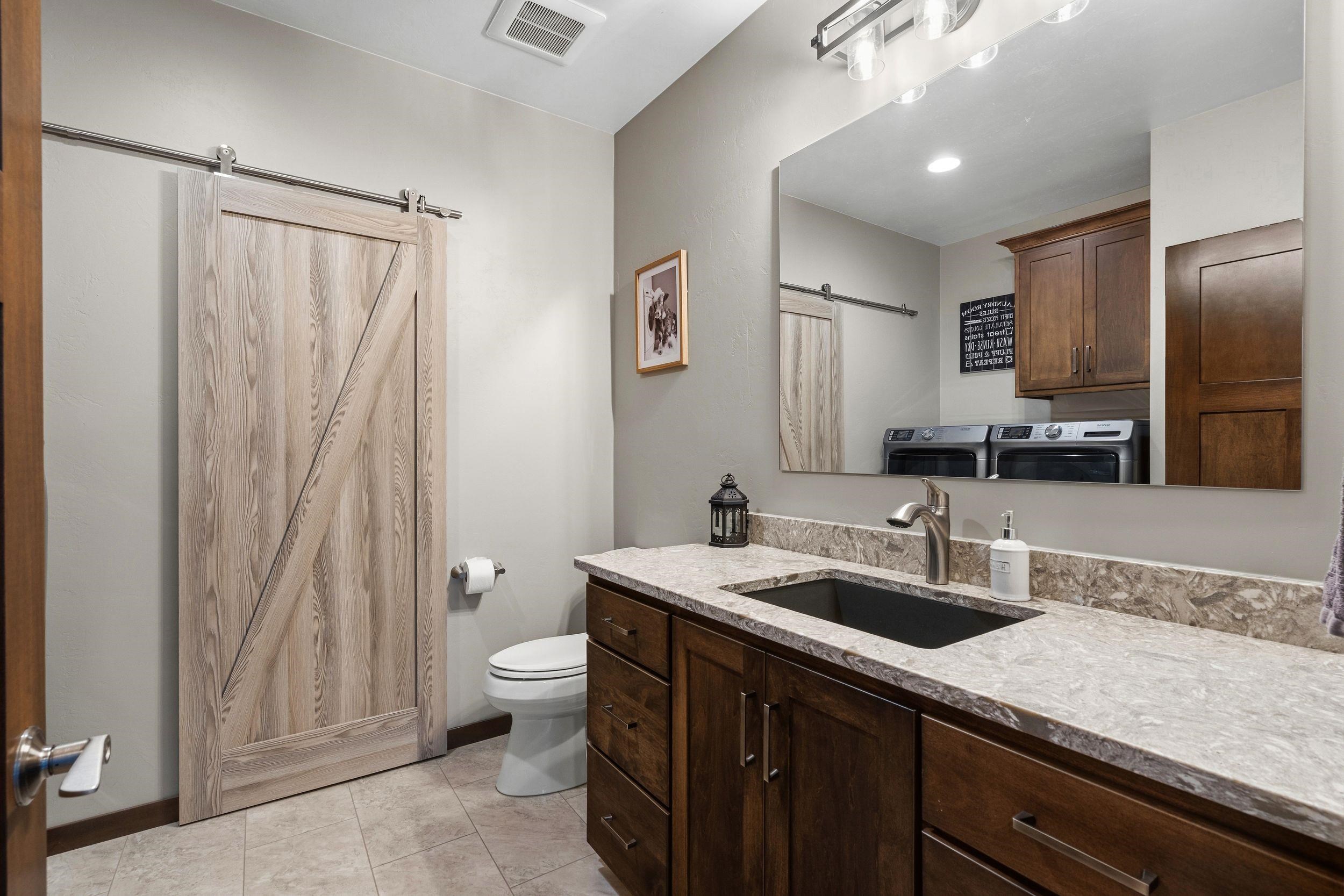 932 MEADOWLARK Road