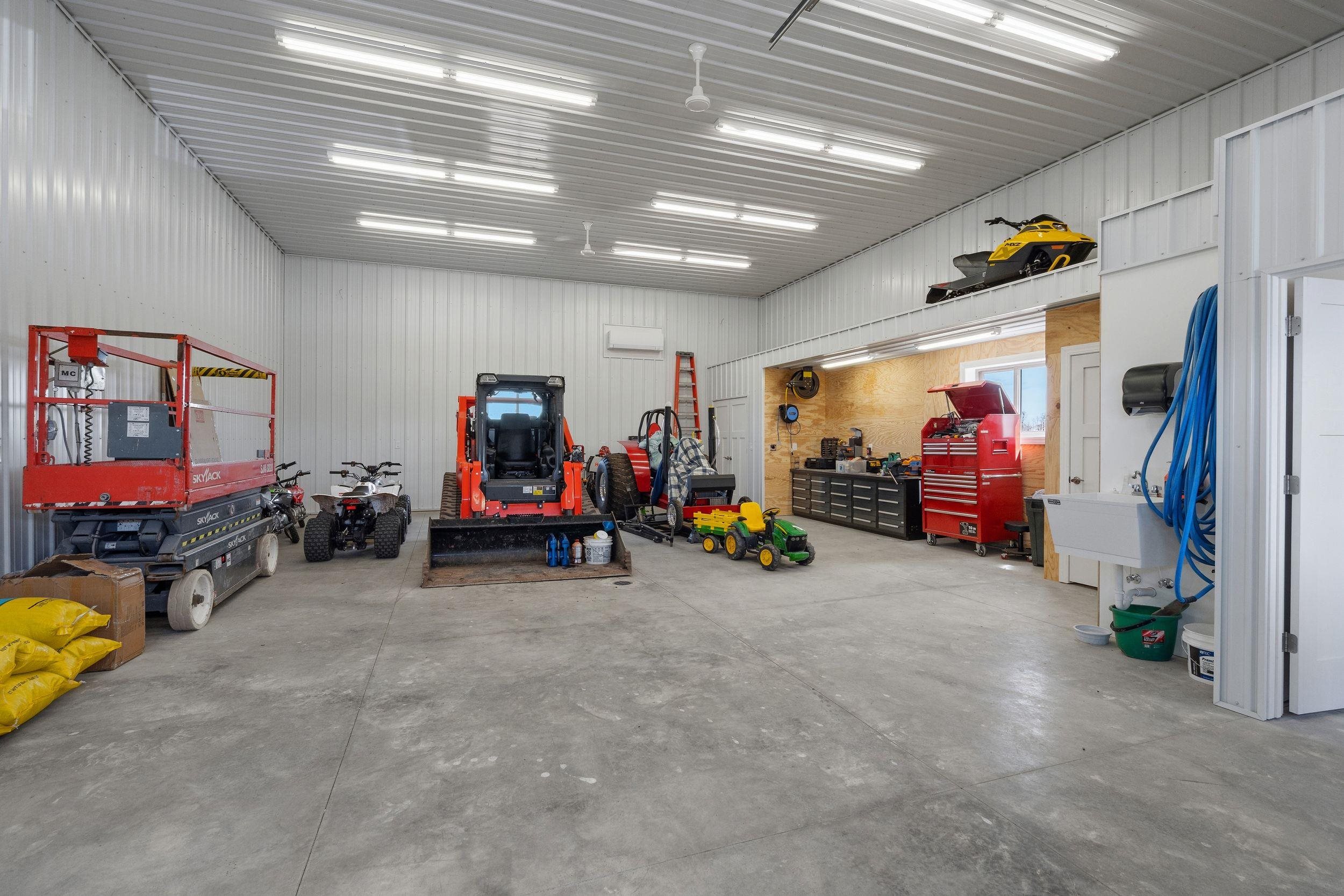 932 MEADOWLARK Road