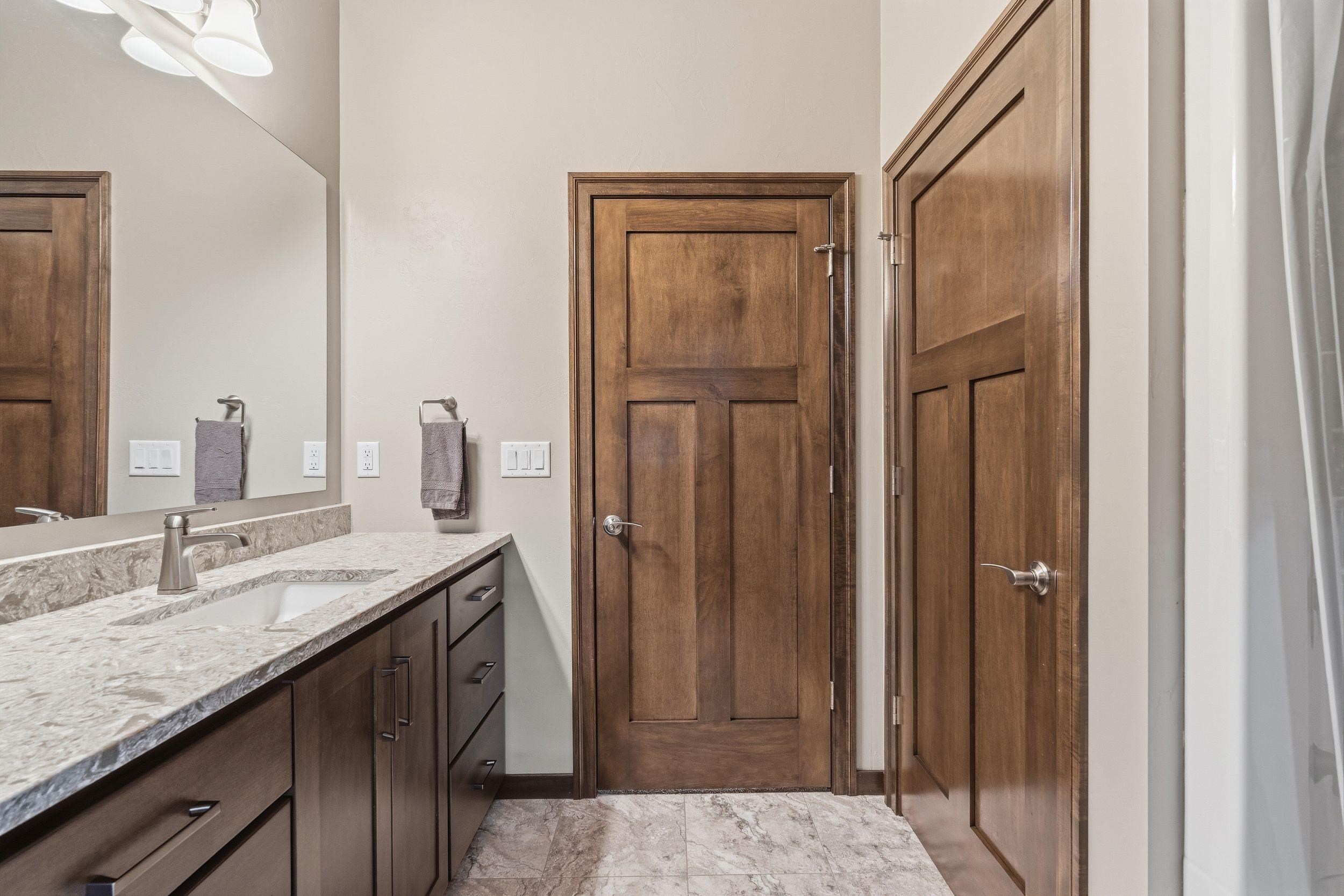 932 MEADOWLARK Road