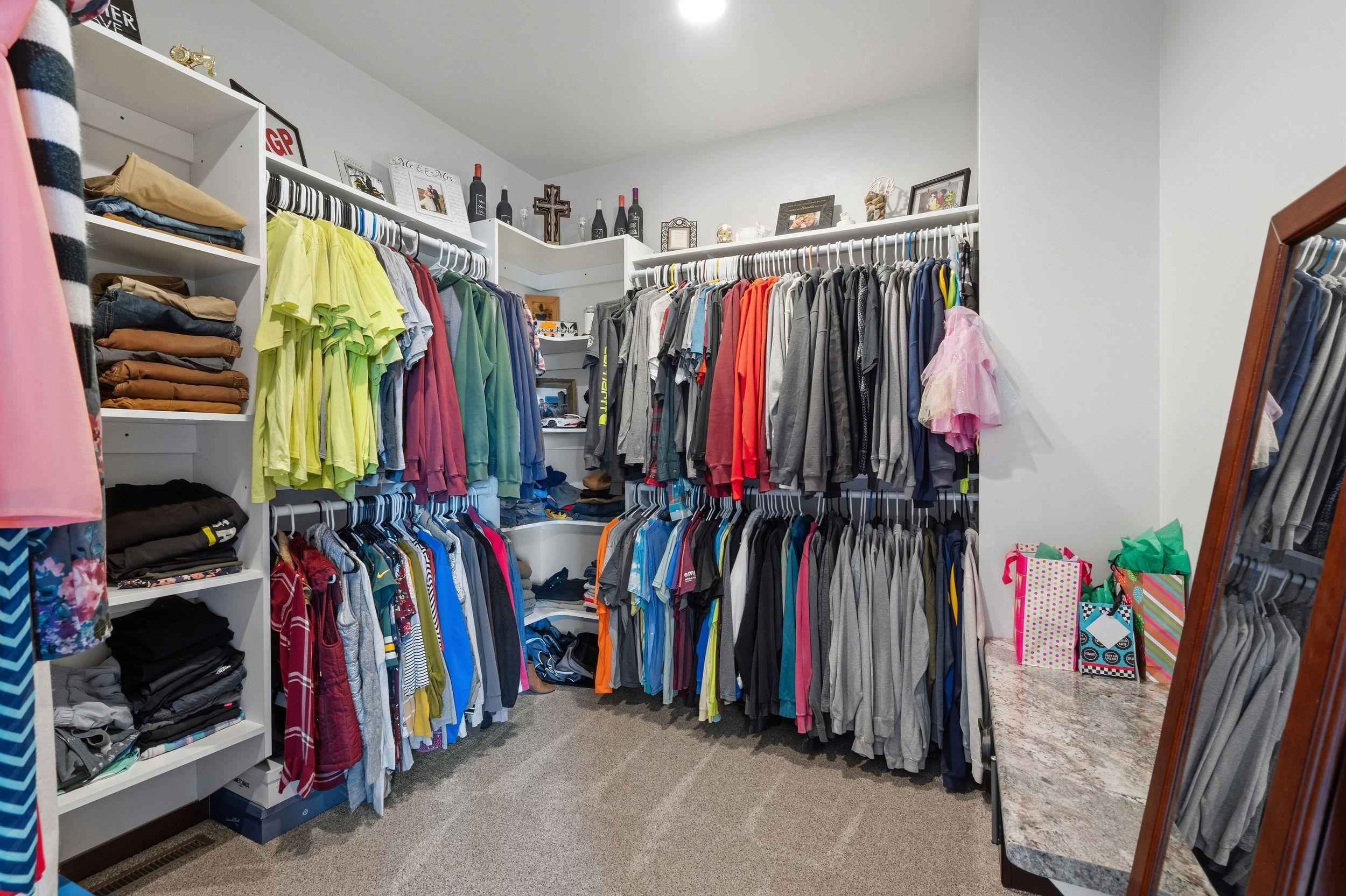 932 MEADOWLARK Road