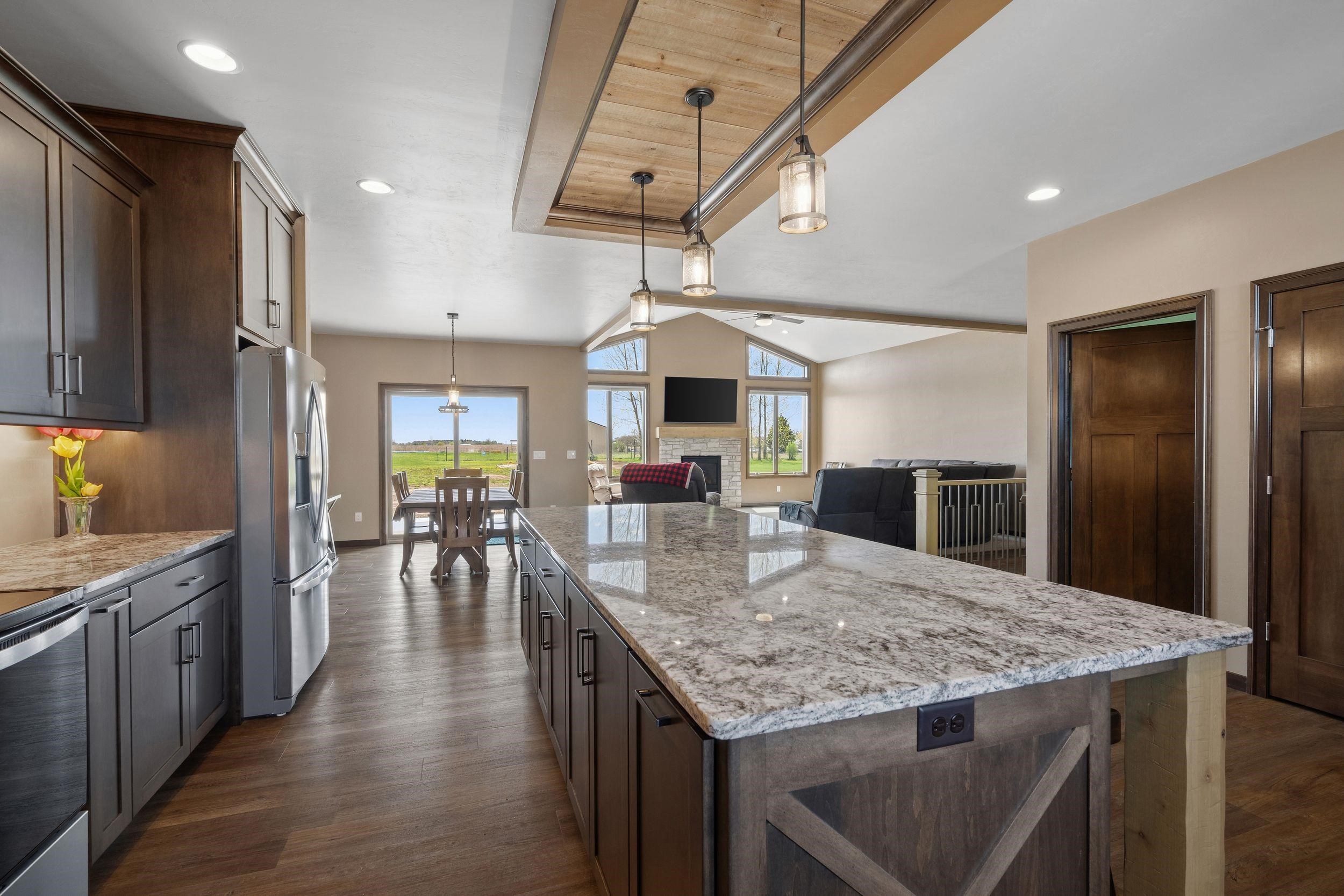 932 MEADOWLARK Road