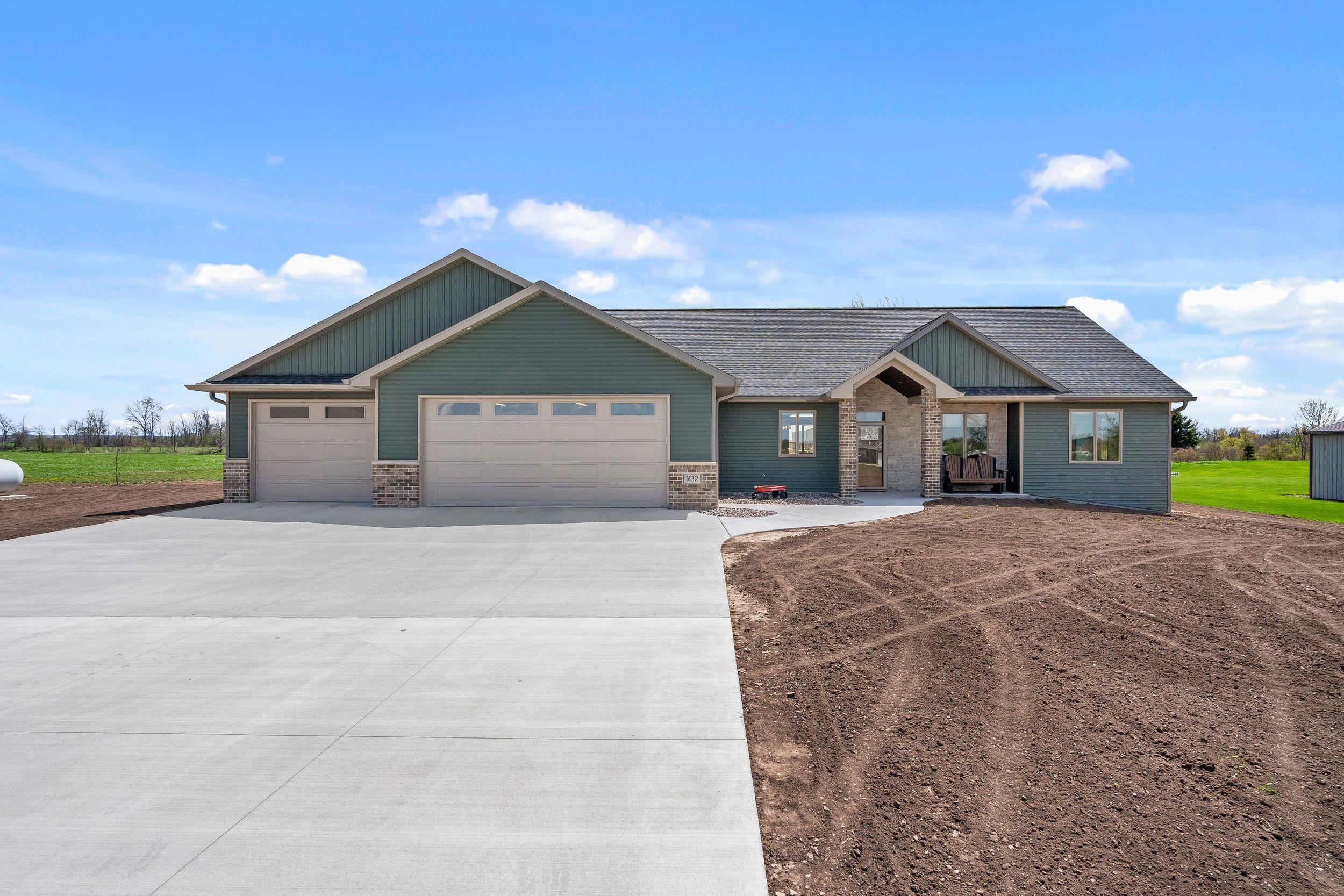 932 MEADOWLARK Road