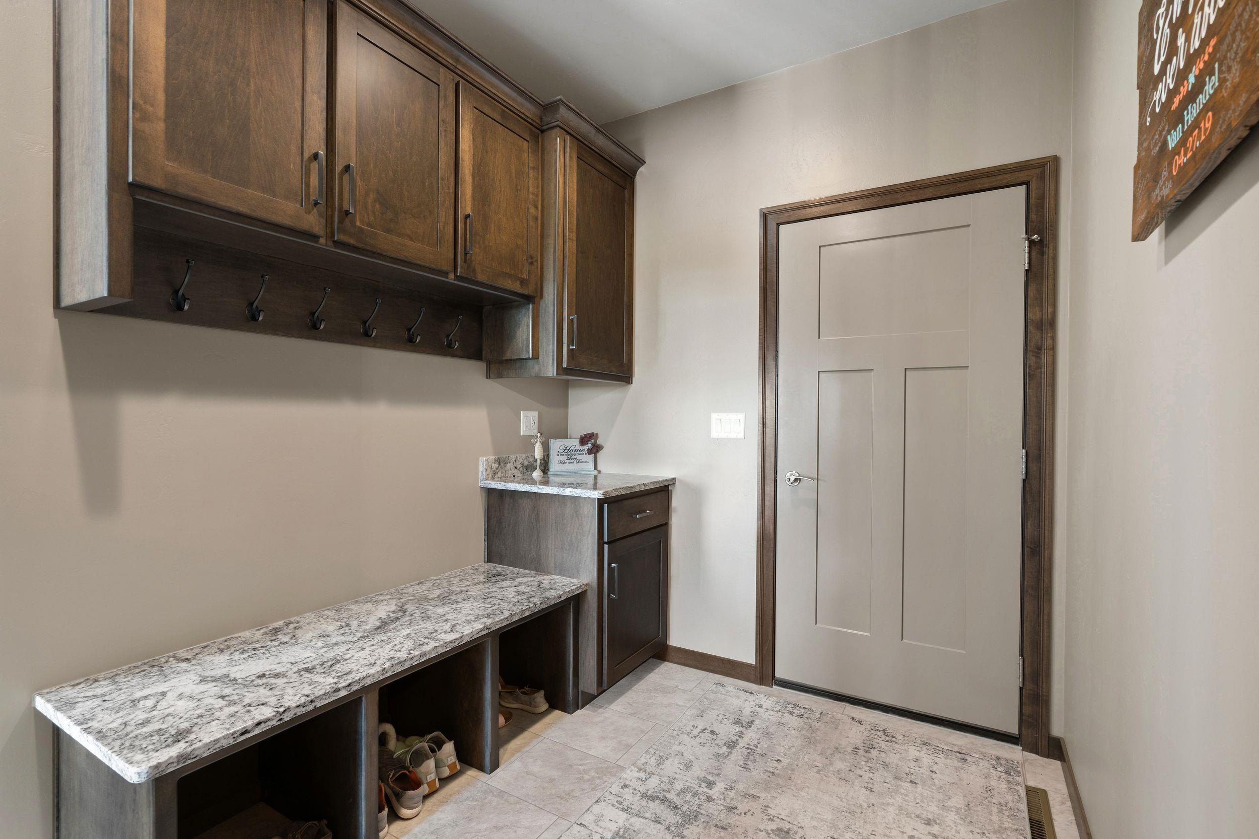 932 MEADOWLARK Road