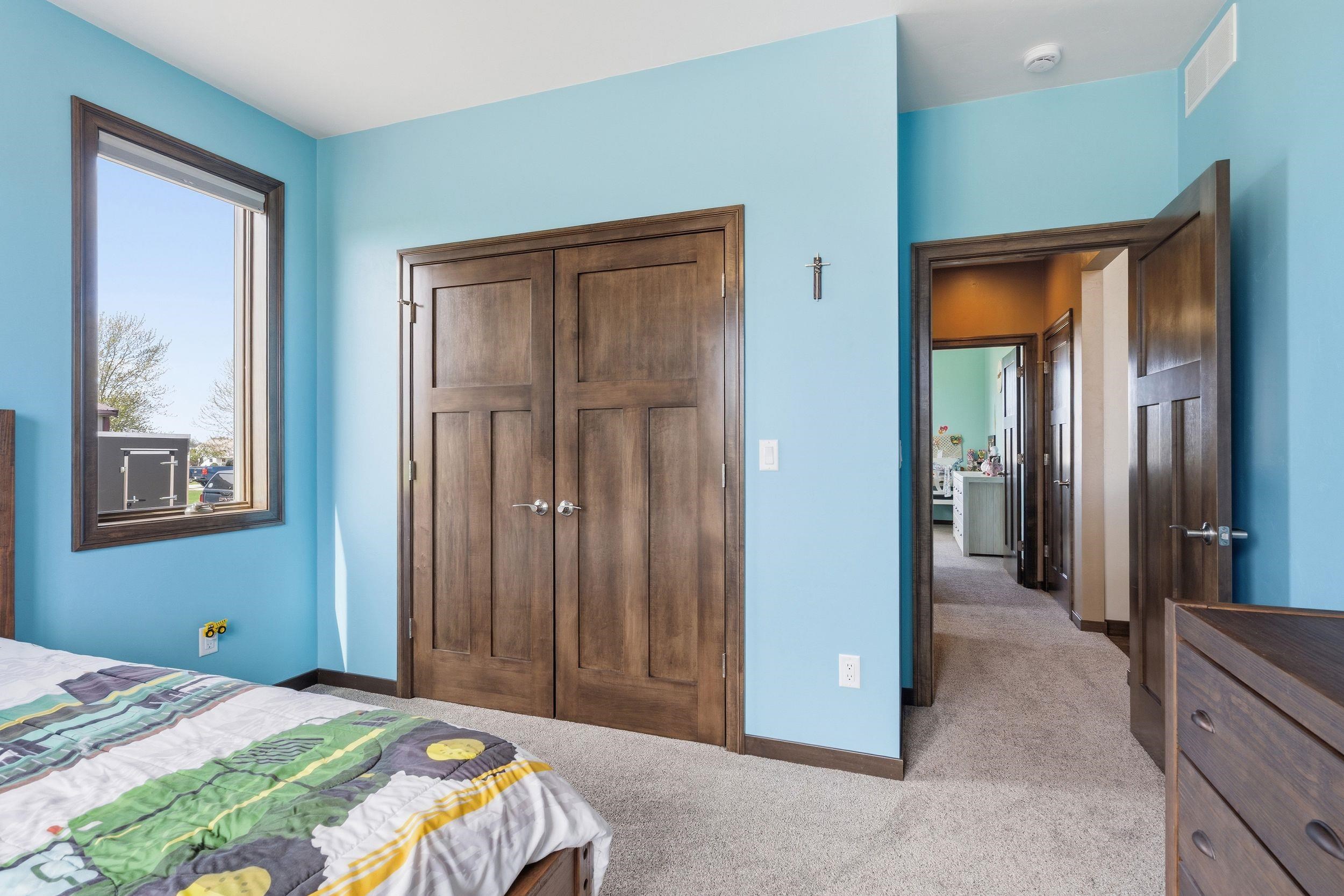 932 MEADOWLARK Road