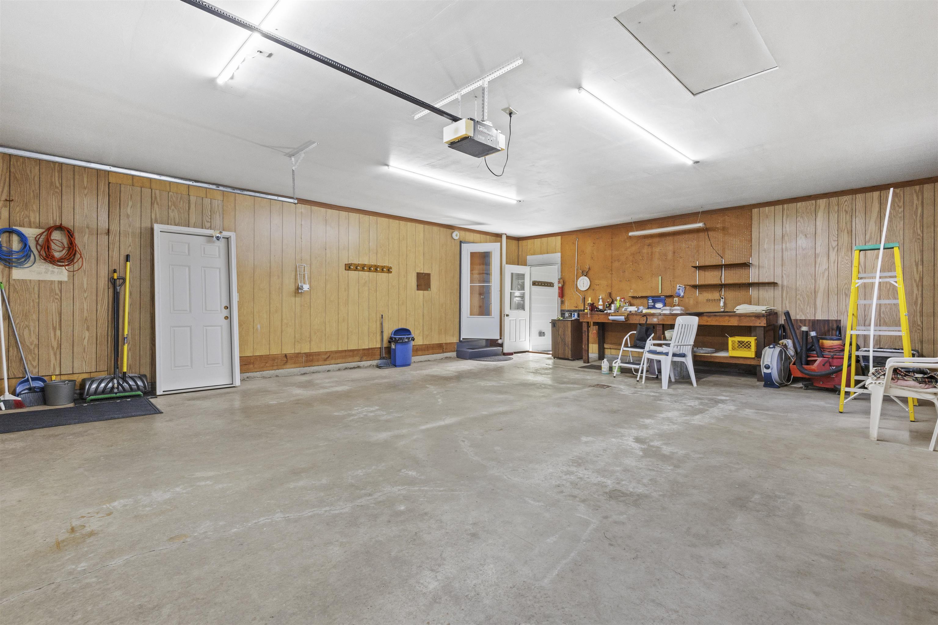 6911 FAHLEY Road