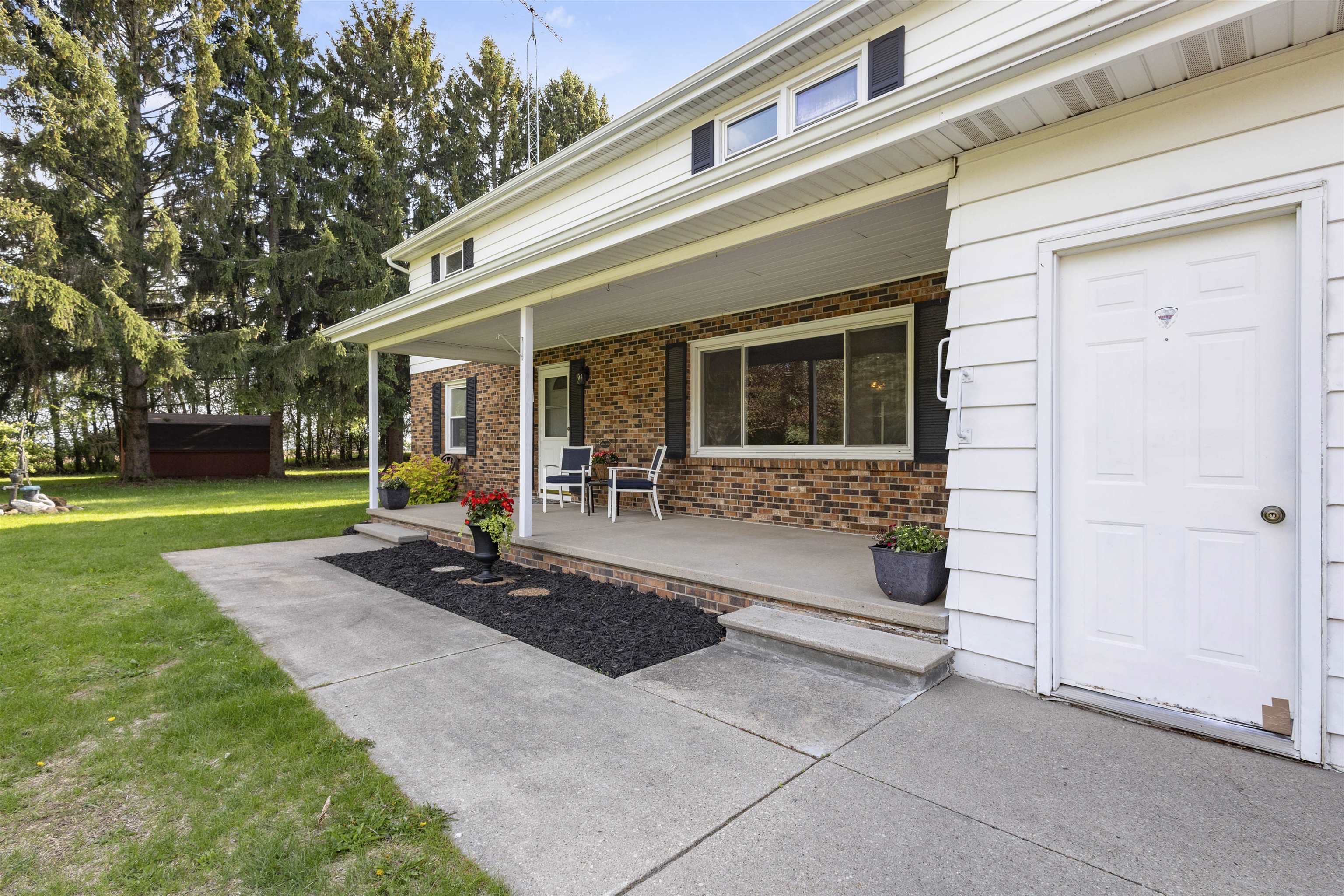 6911 FAHLEY Road