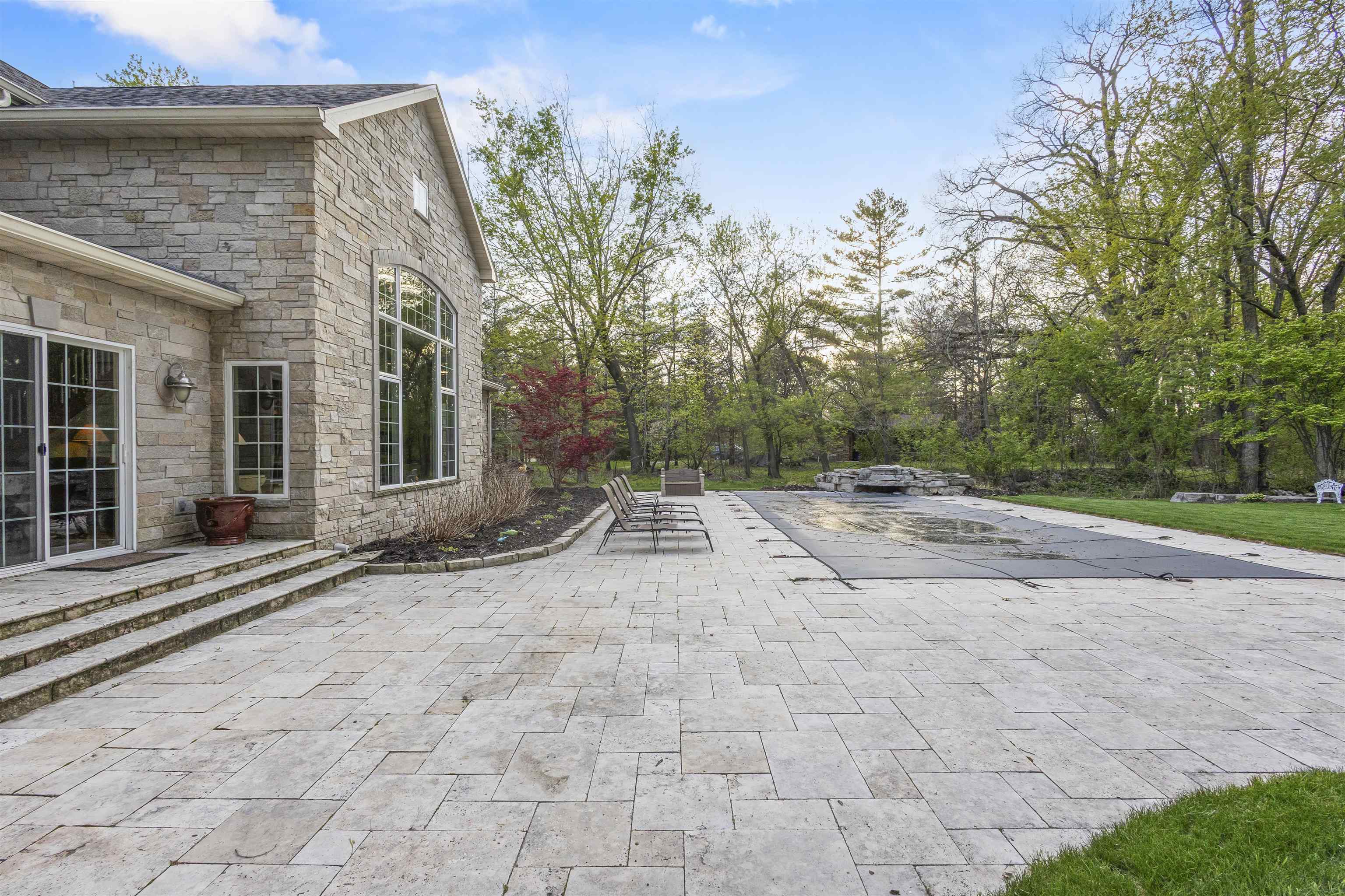5100 STREICH Lane