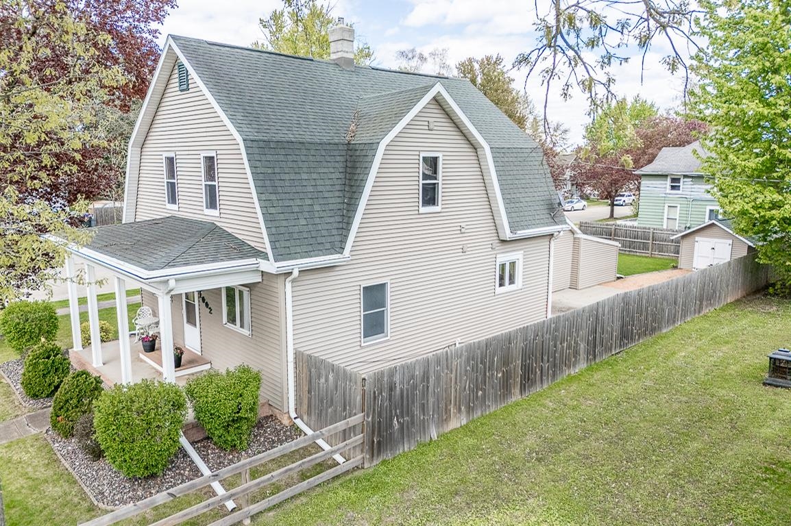 1002 MILL Street