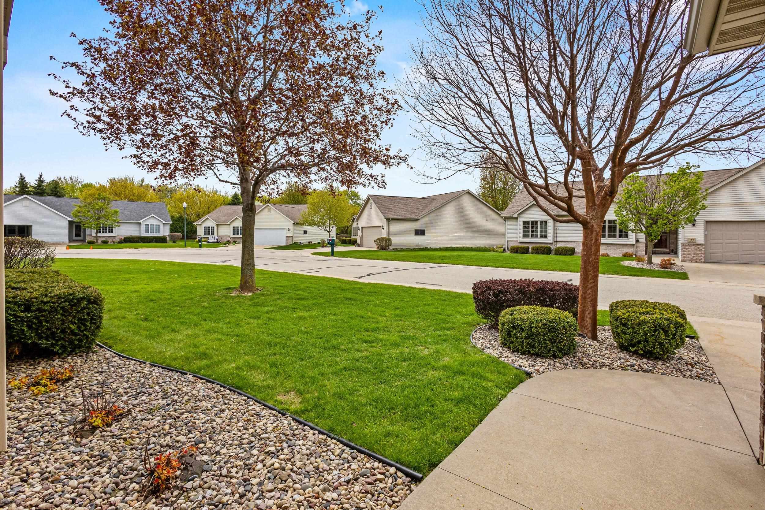 36 PENBROOK Circle