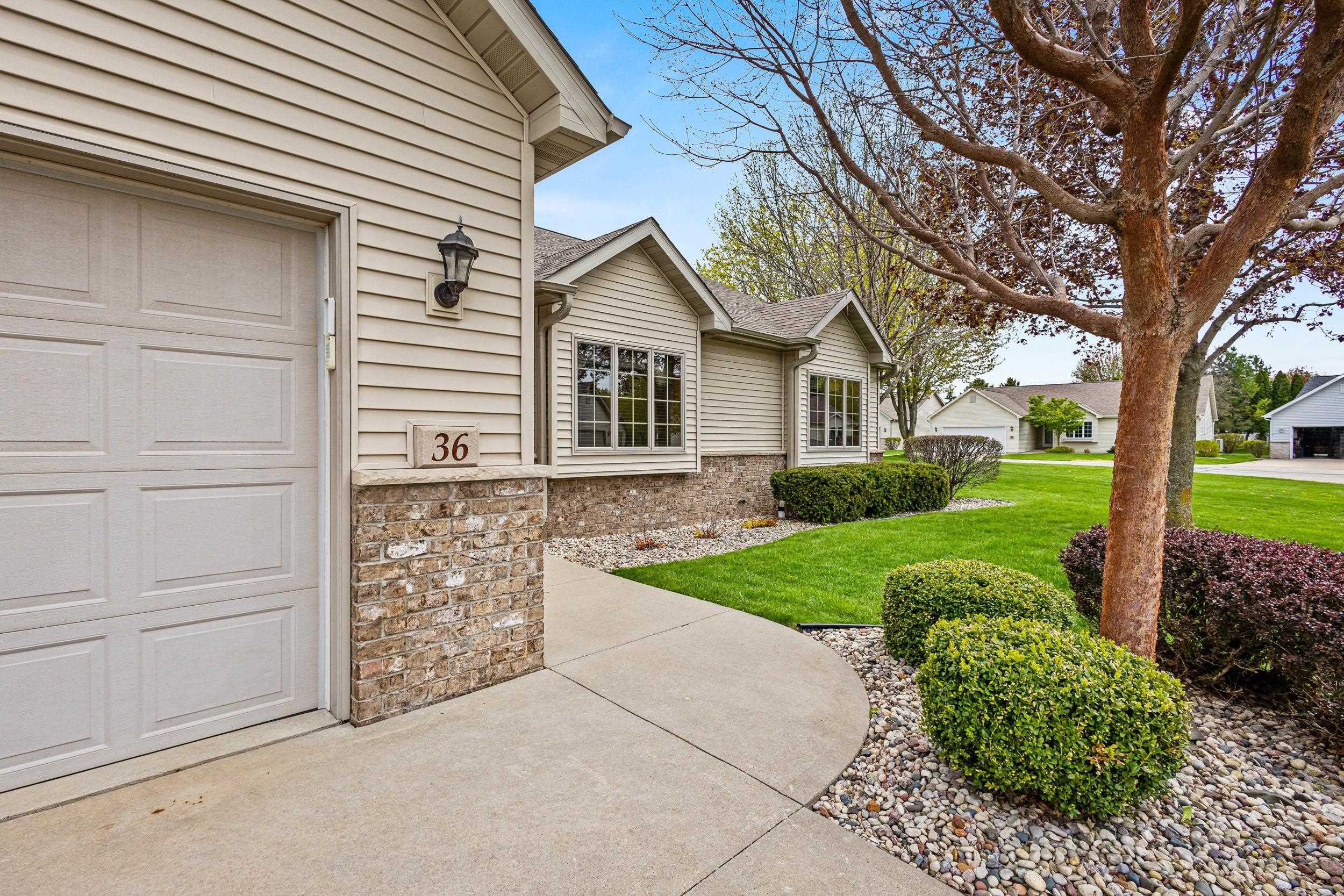 36 PENBROOK Circle