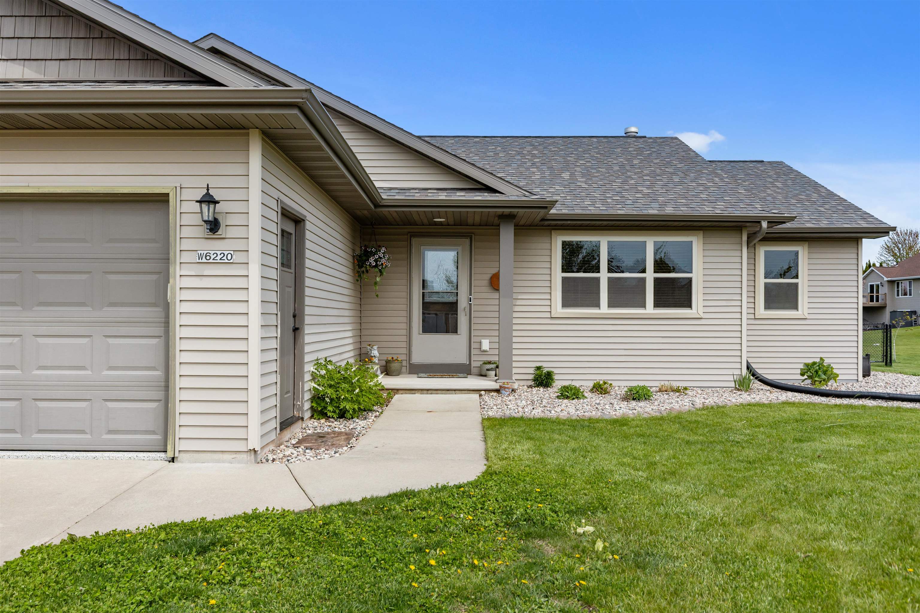 W6220 SHERWOOD POINT Court