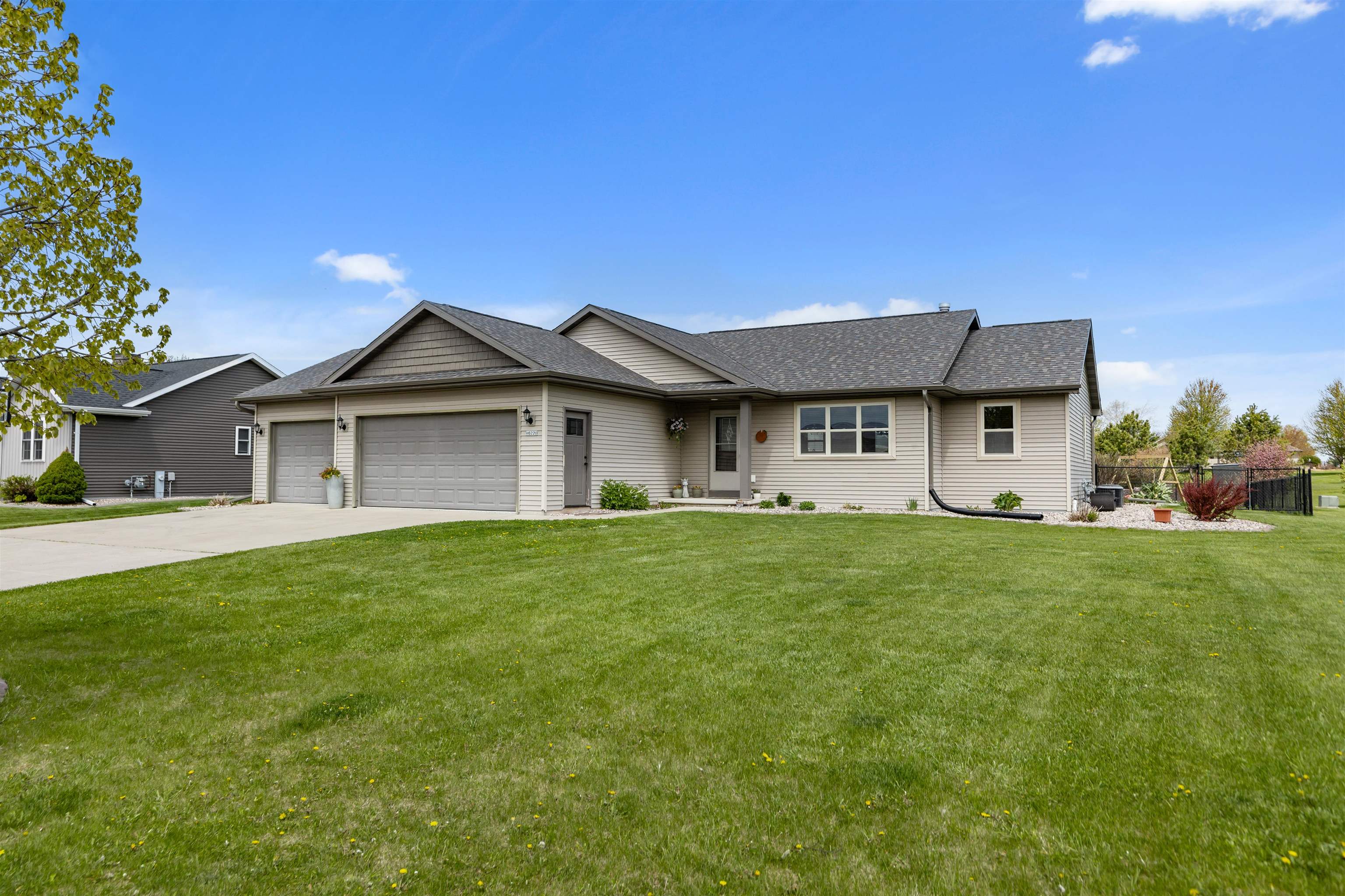 W6220 SHERWOOD POINT Court