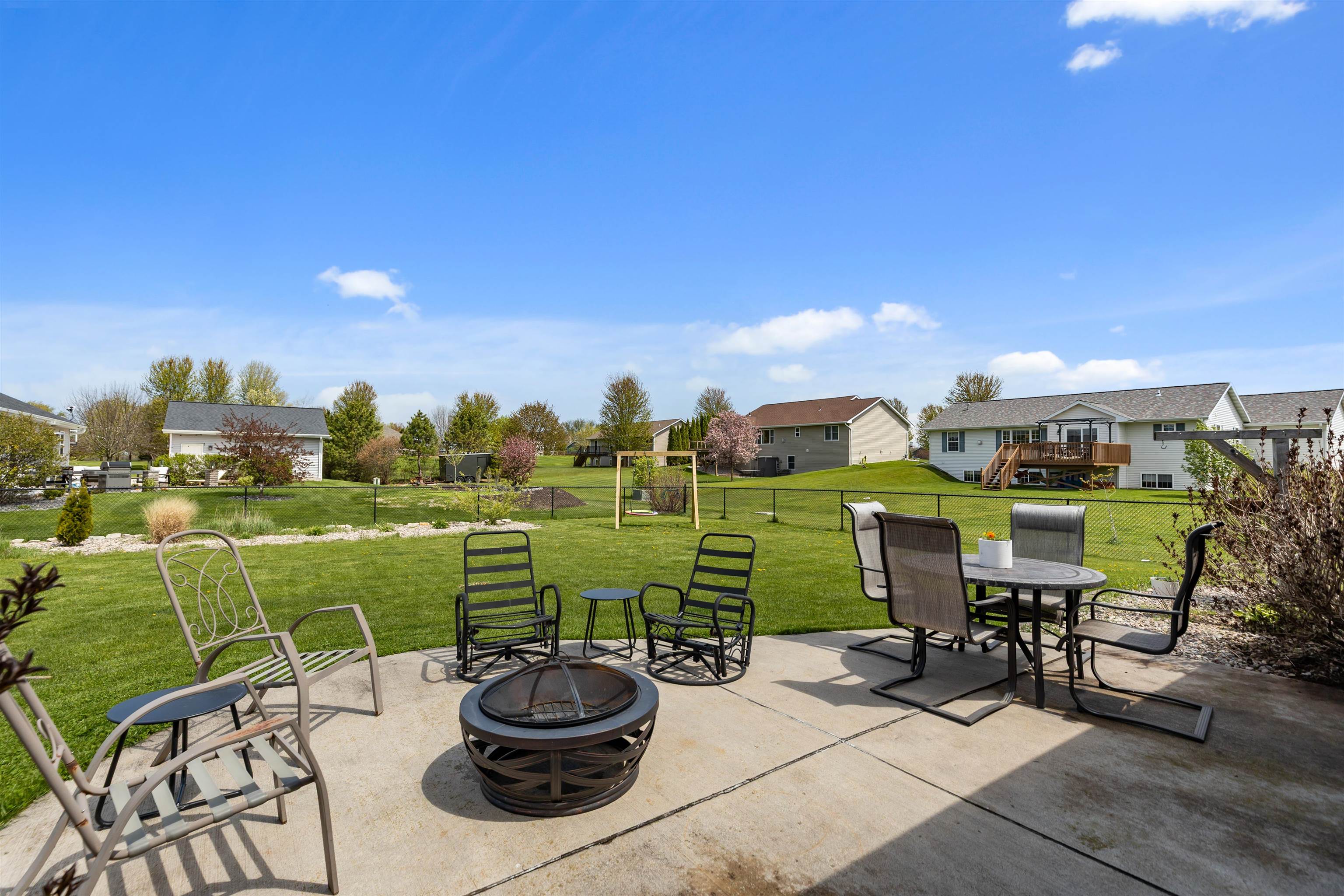 W6220 SHERWOOD POINT Court