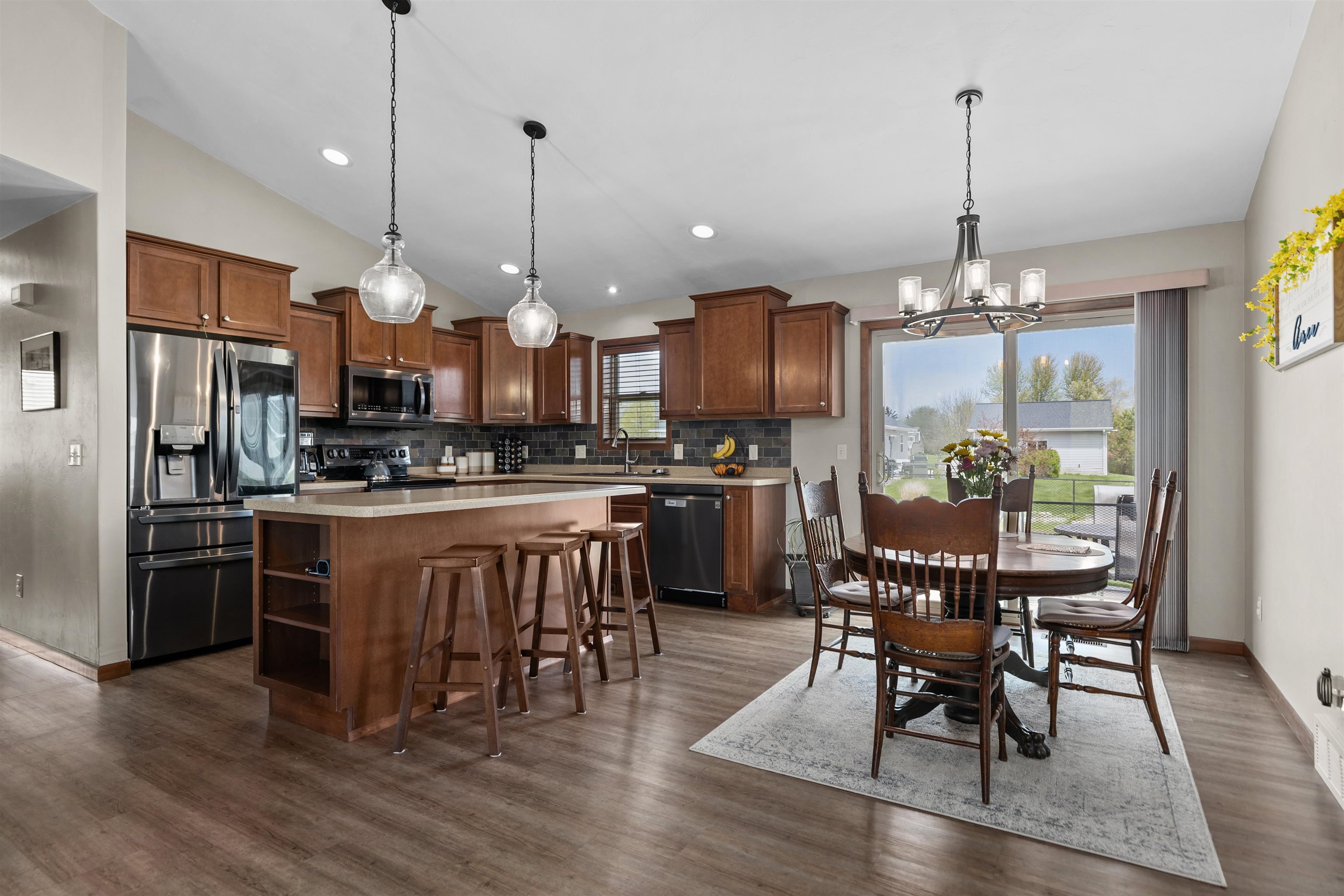W6220 SHERWOOD POINT Court