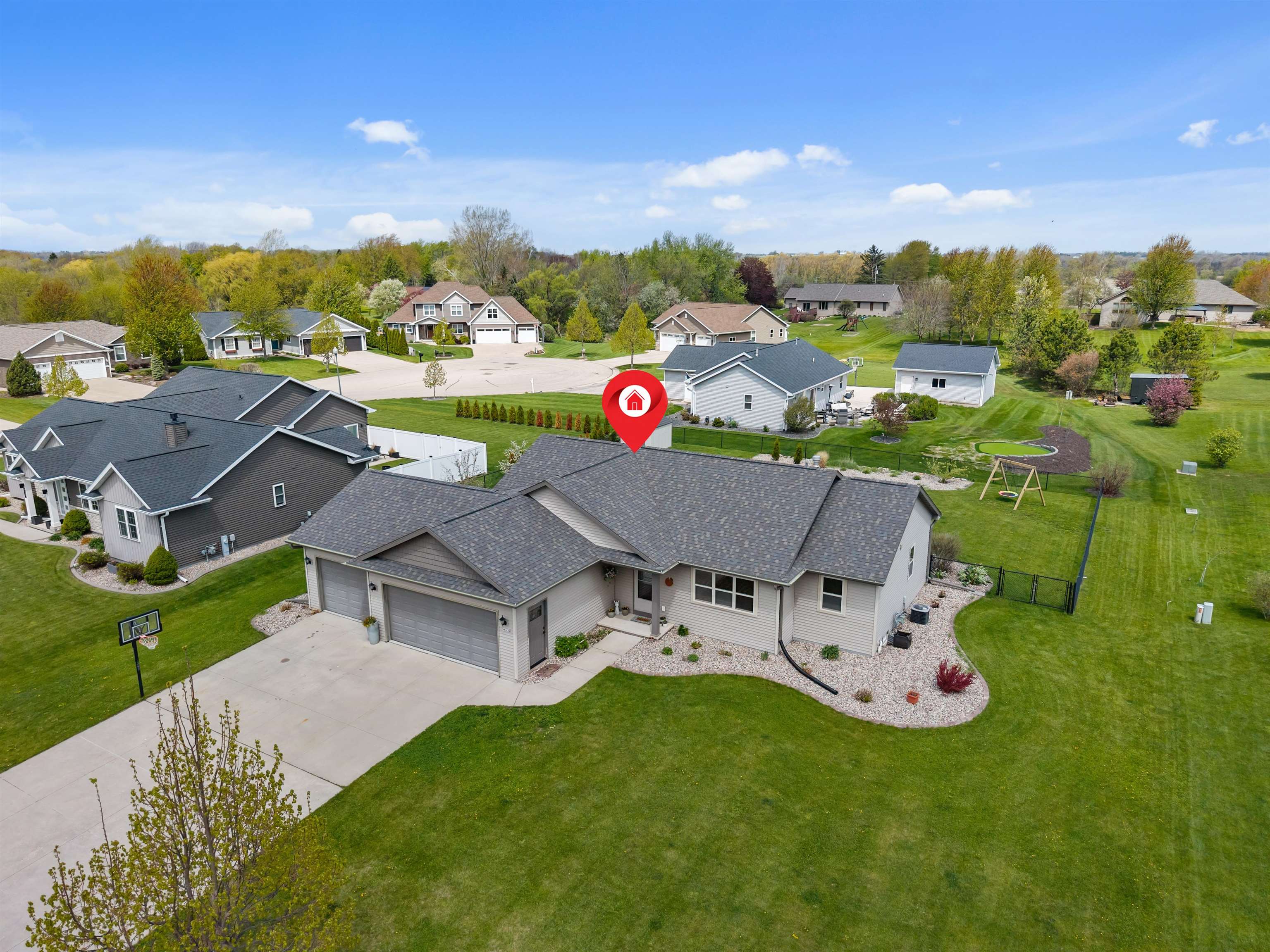 W6220 SHERWOOD POINT Court
