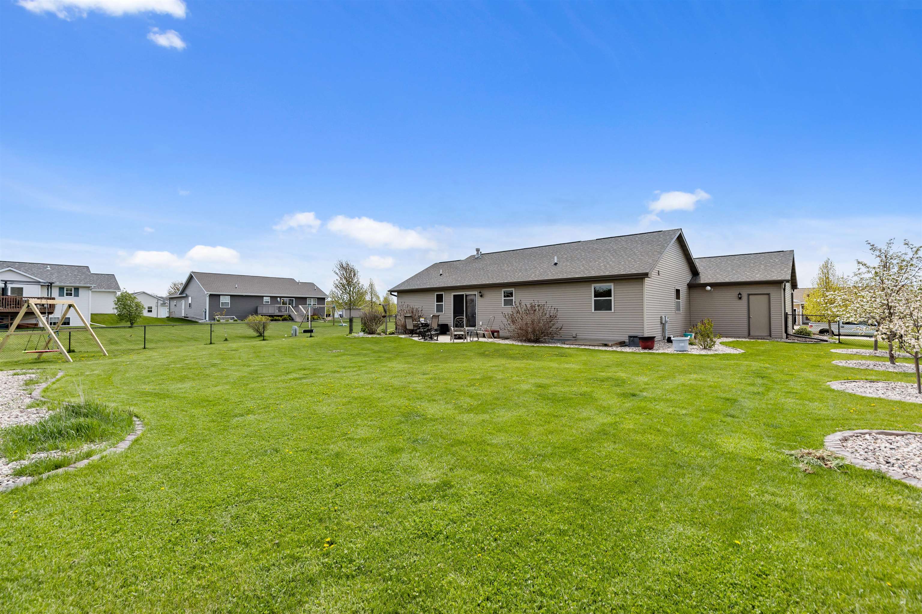 W6220 SHERWOOD POINT Court