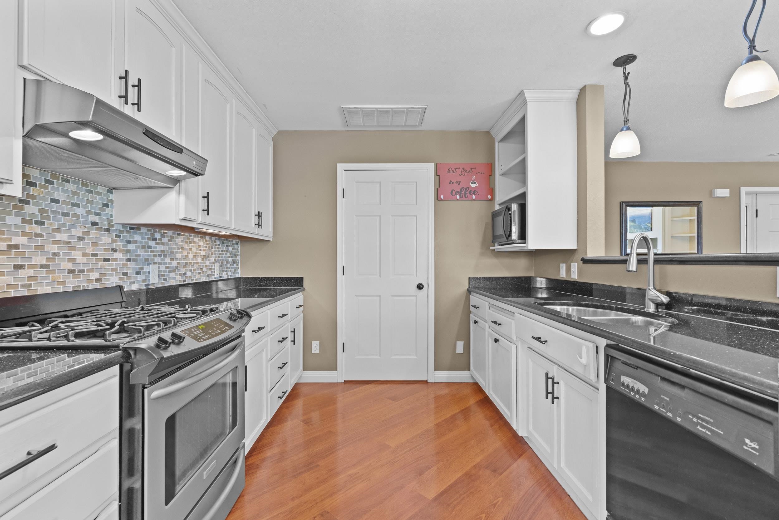 3219 E FALLCREEK Lane