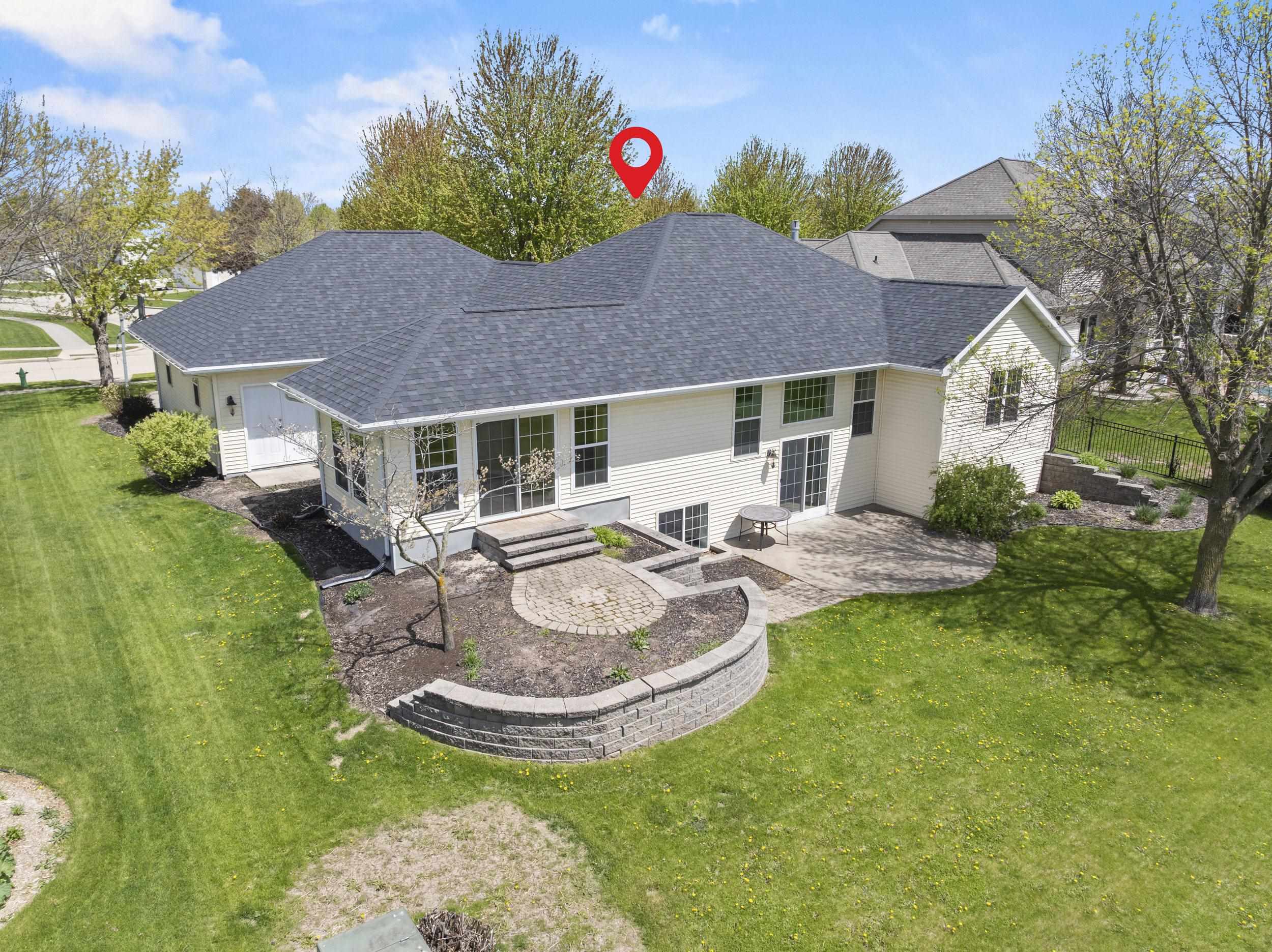 3219 E FALLCREEK Lane