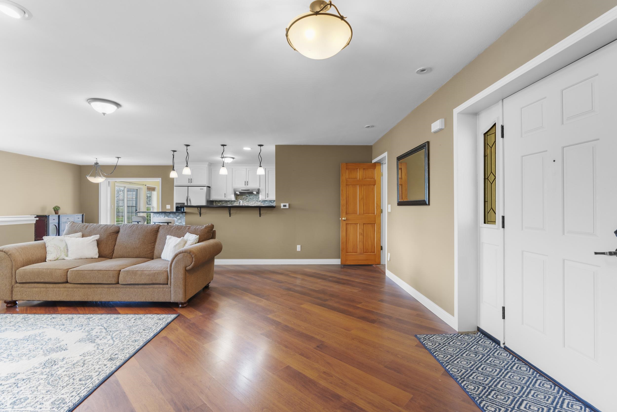 3219 E FALLCREEK Lane