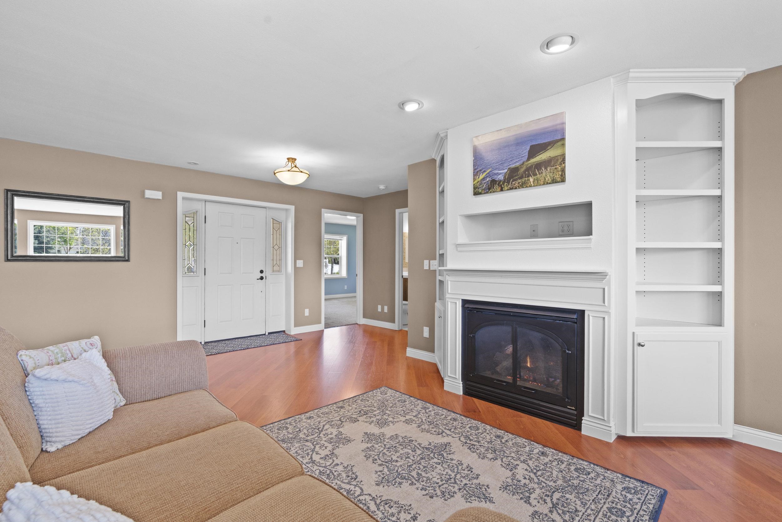 3219 E FALLCREEK Lane