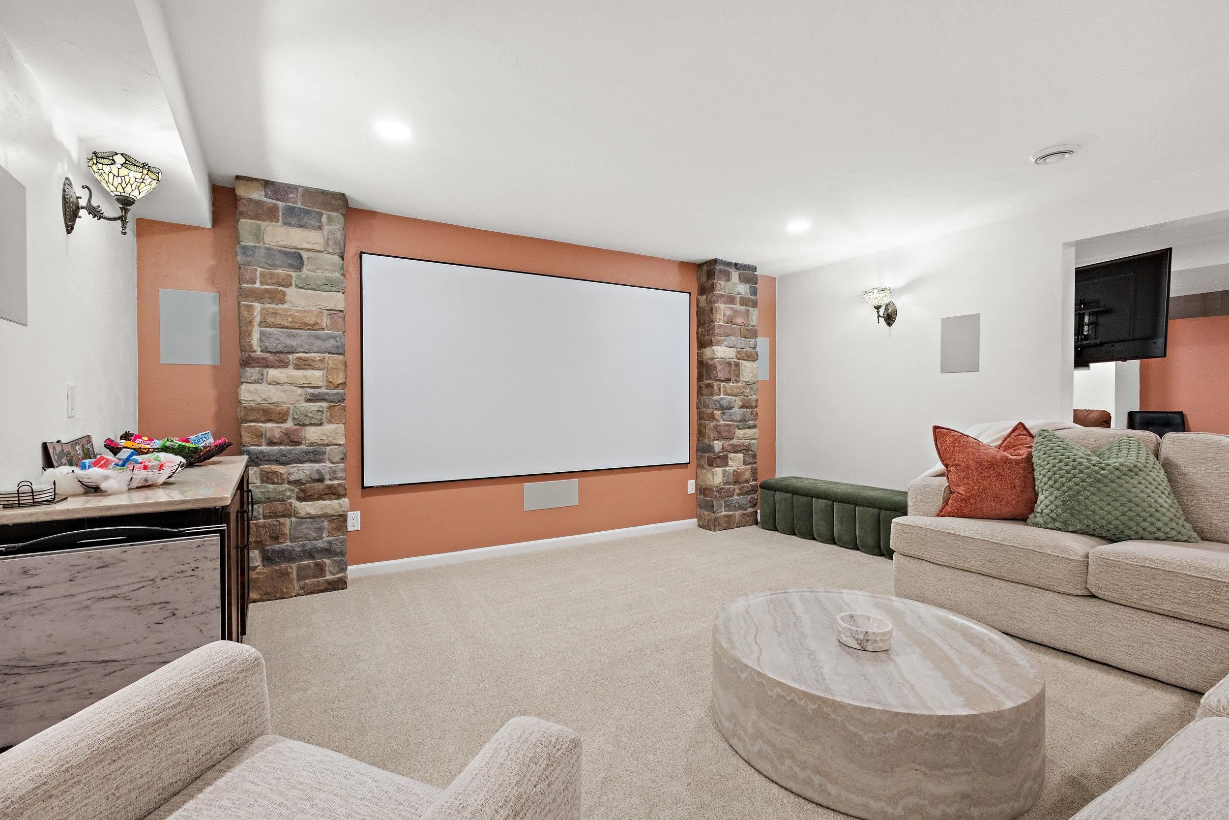 8045 SAQUARO Court