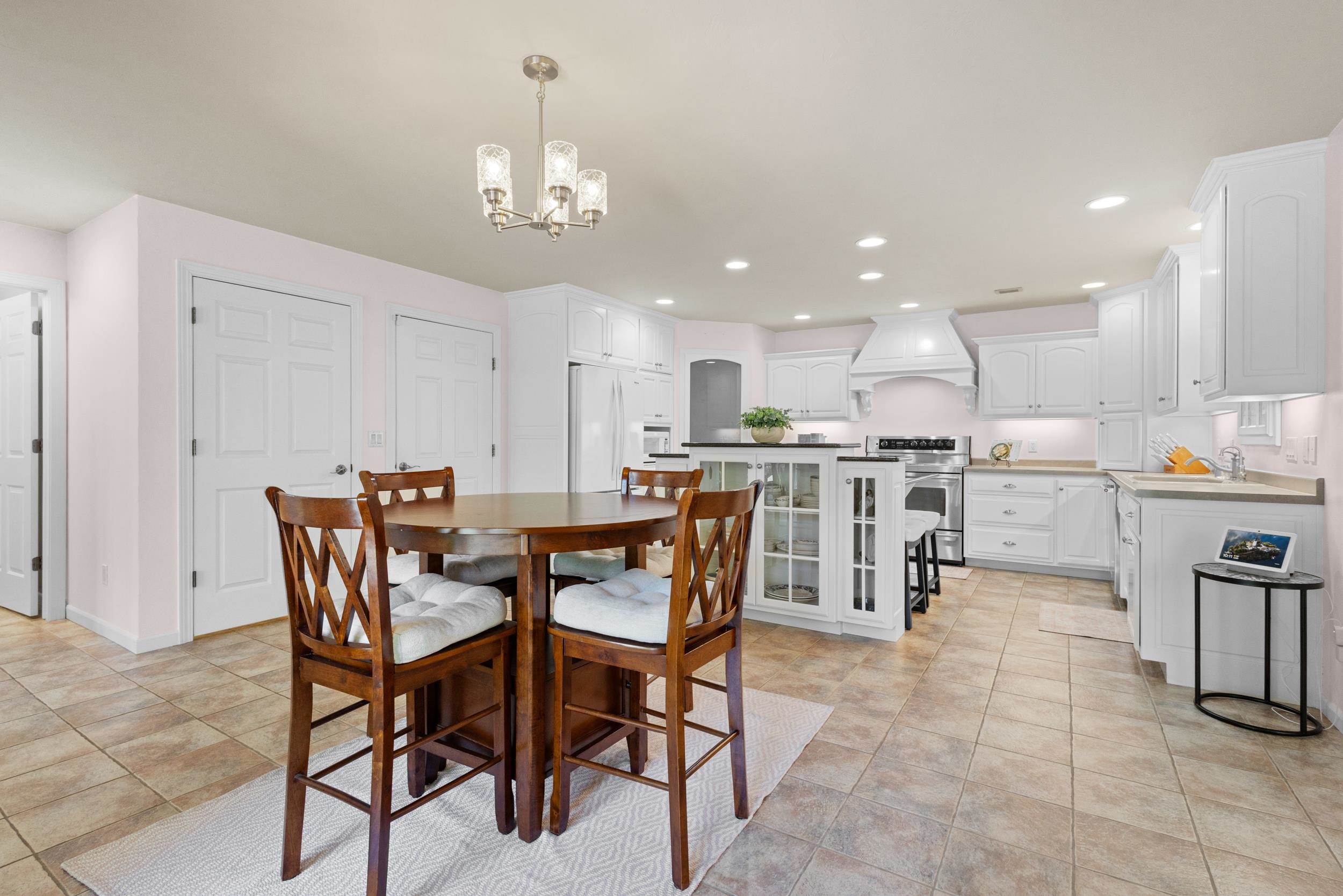 8045 SAQUARO Court