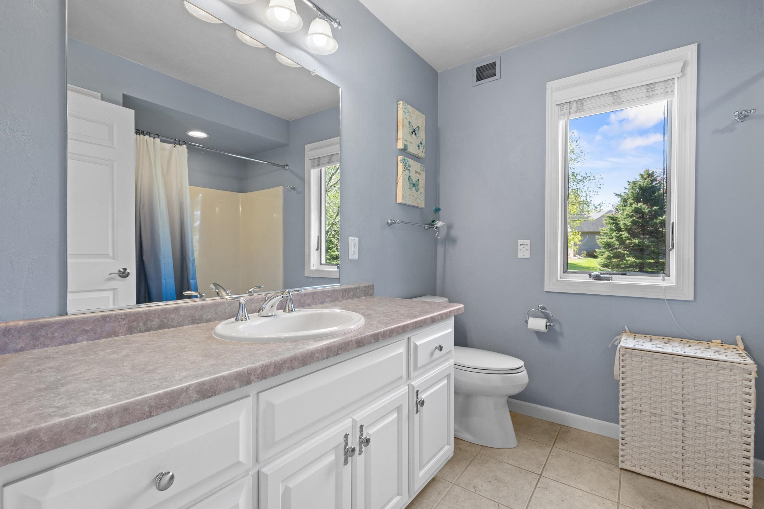 8045 SAQUARO Court
