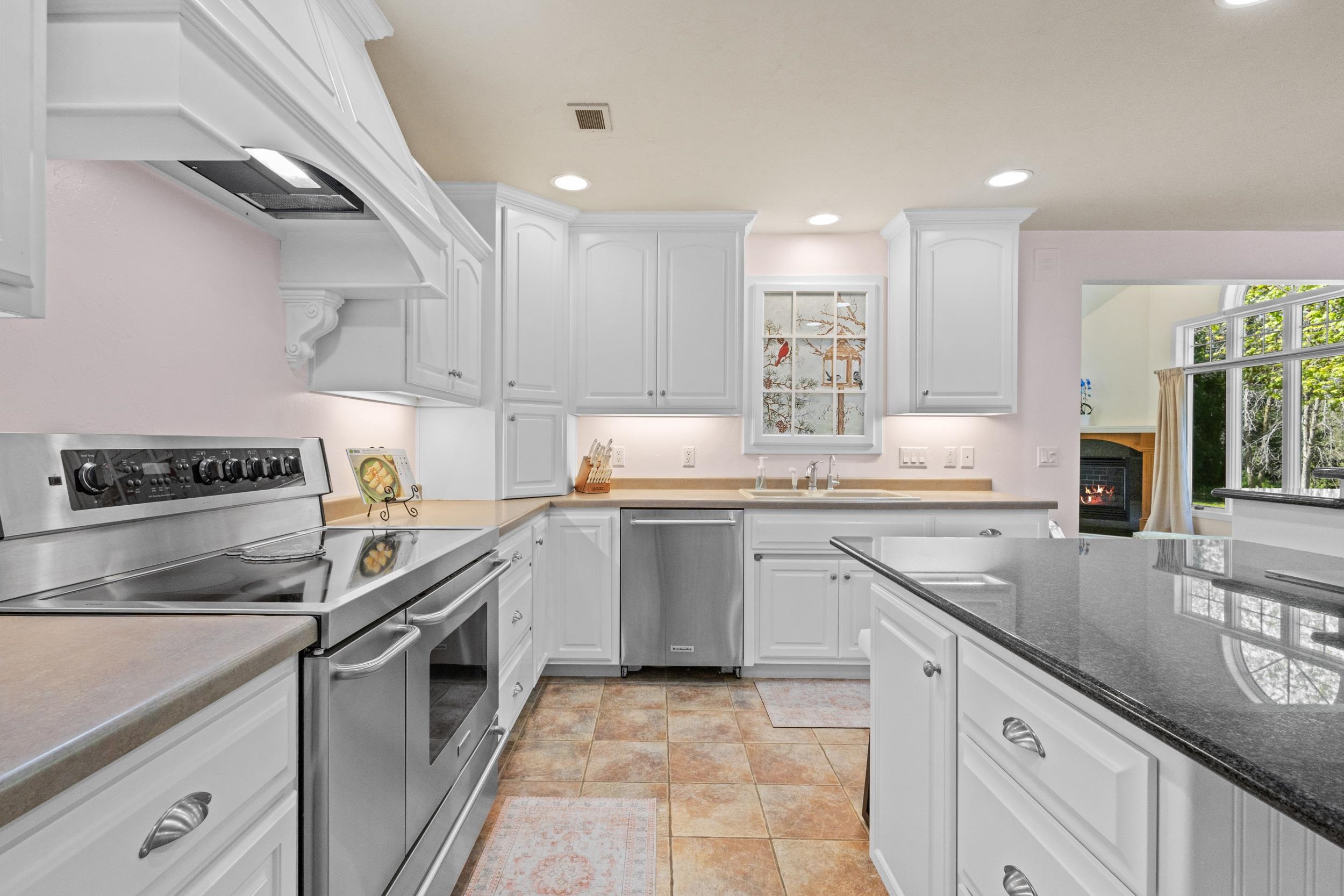 8045 SAQUARO Court