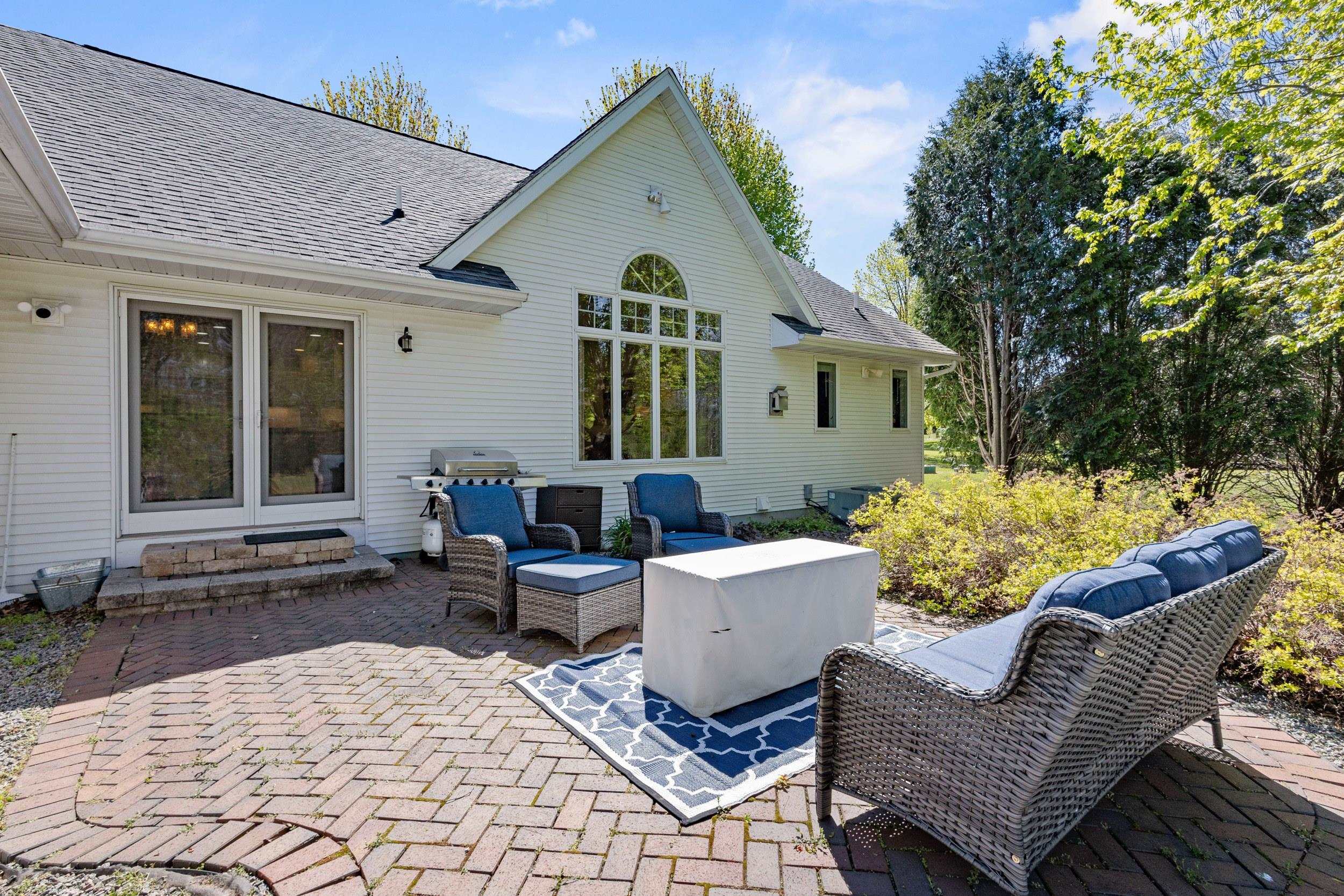 8045 SAQUARO Court
