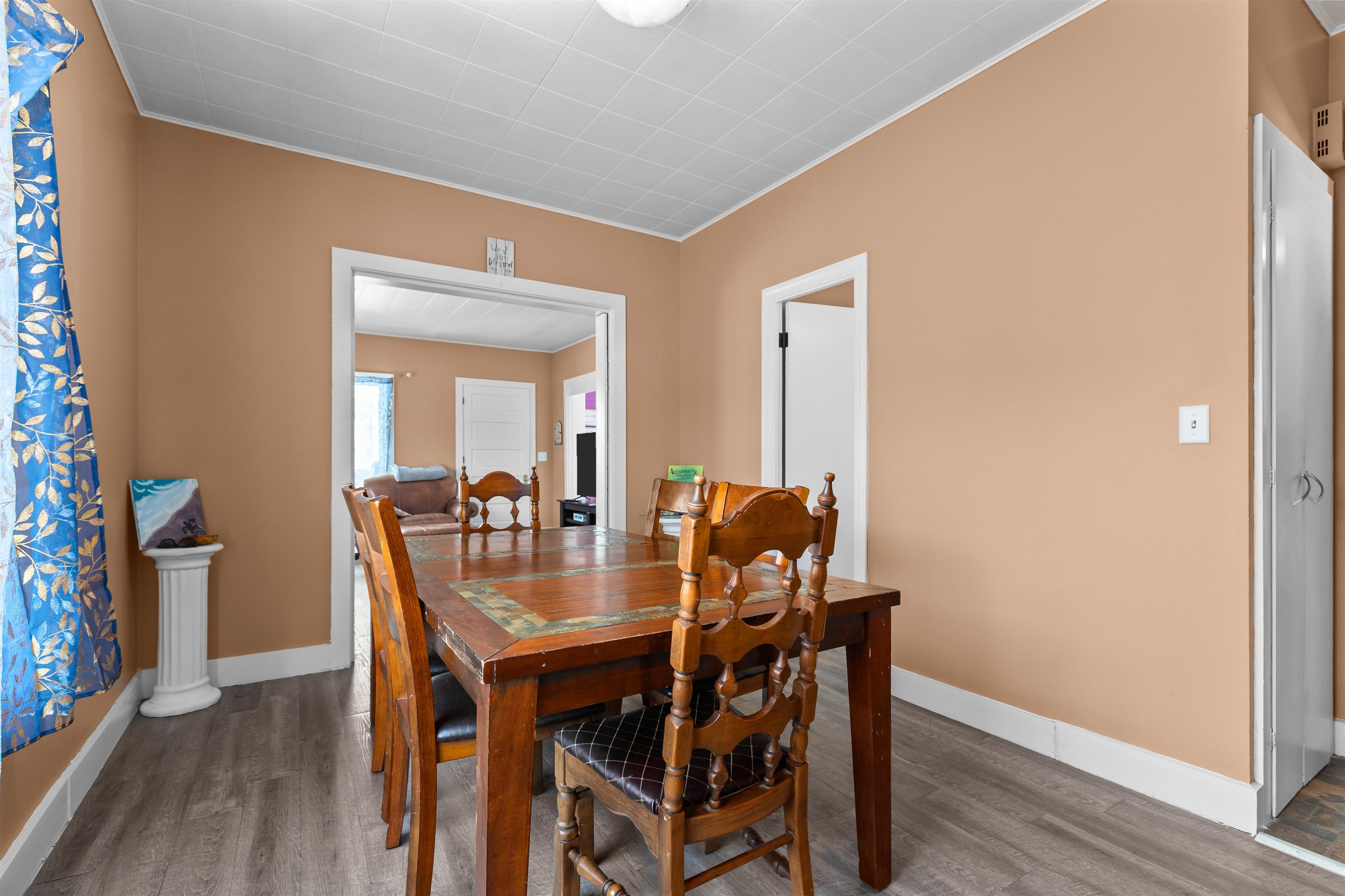 242 W 14TH Avenue