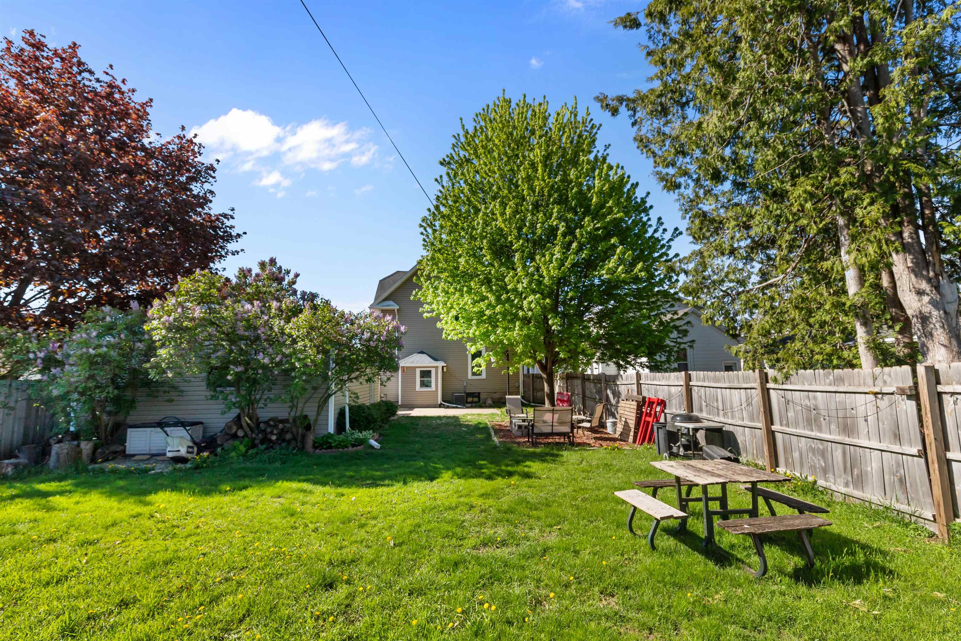 242 W 14TH Avenue