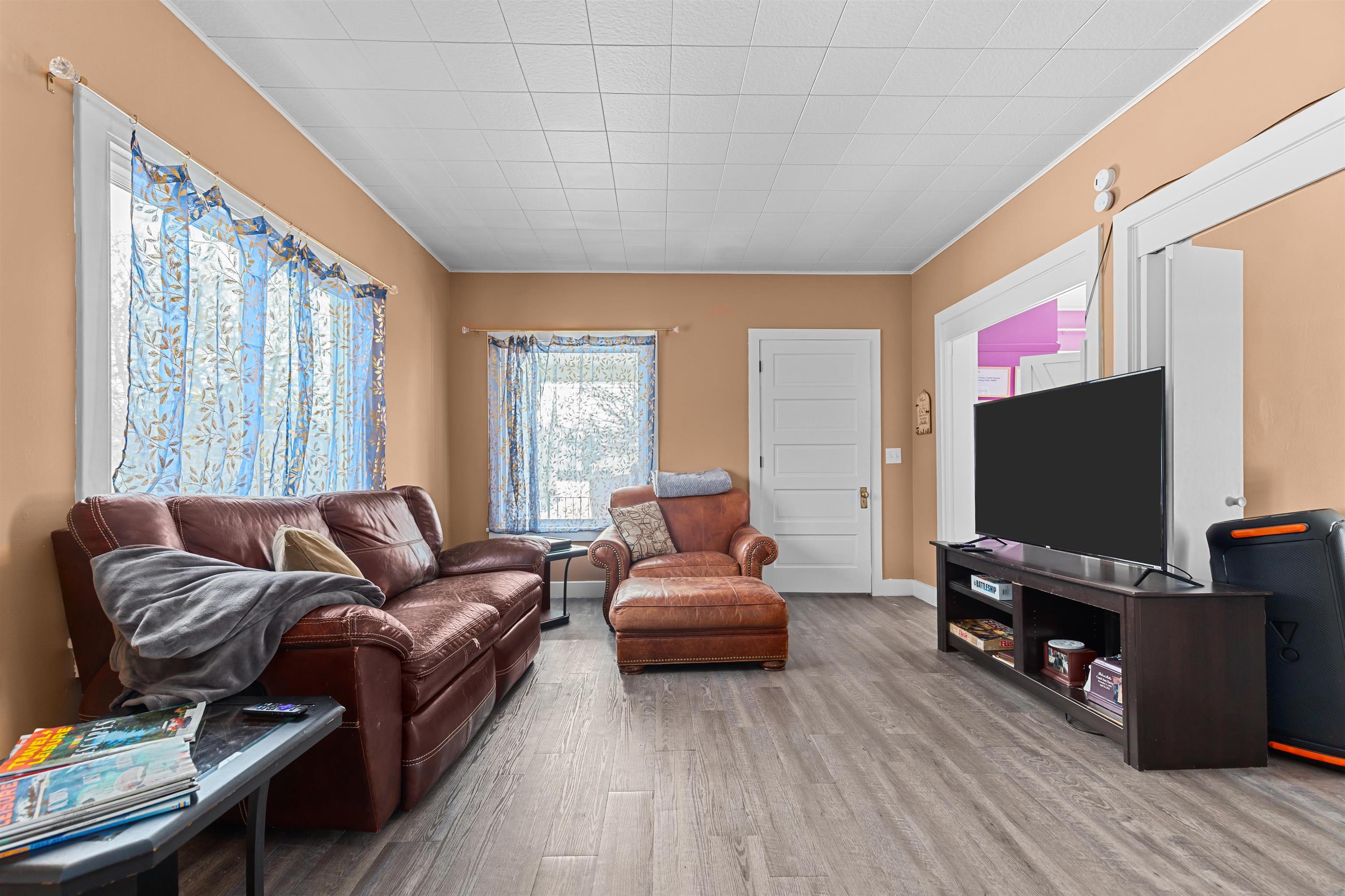 242 W 14TH Avenue