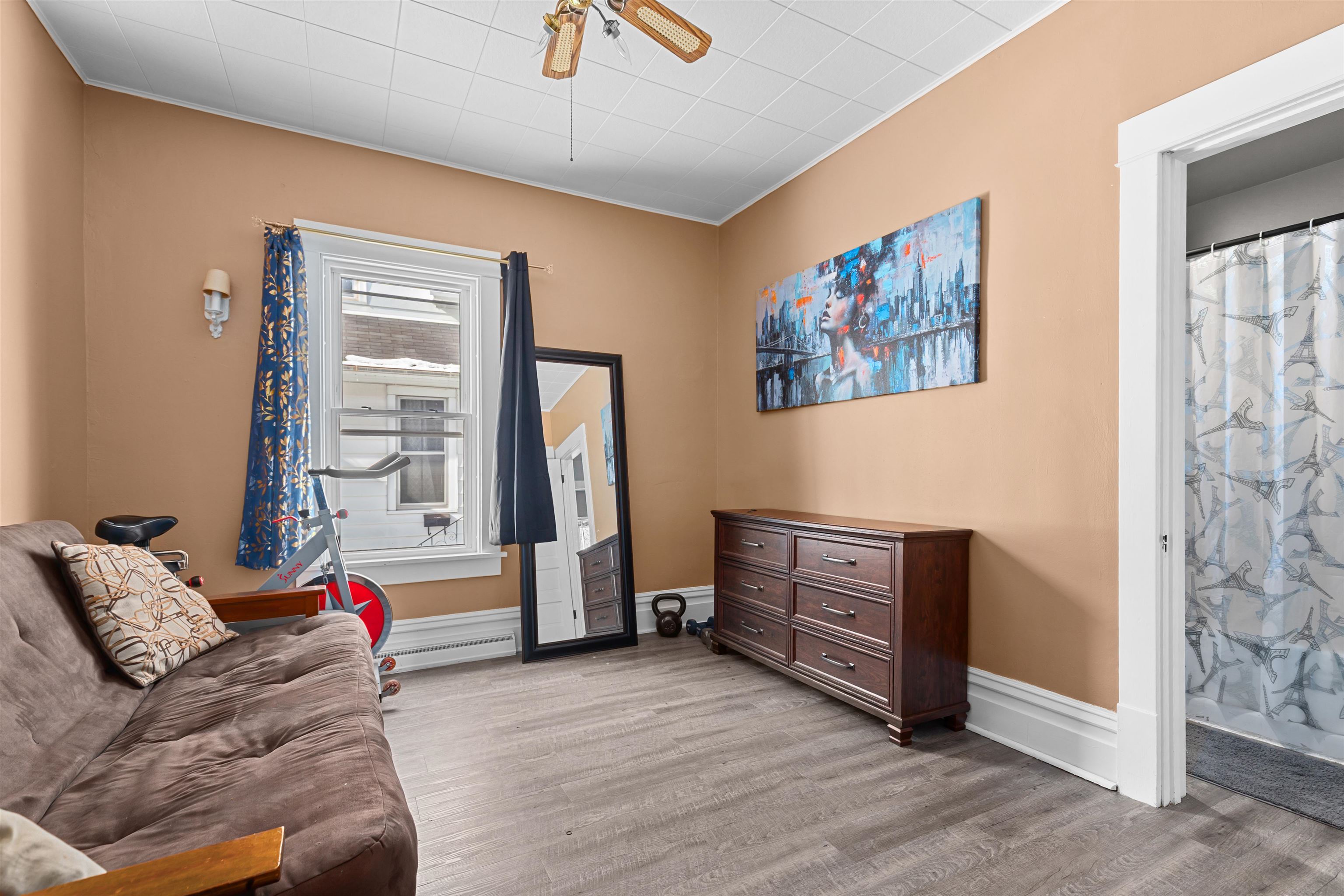 242 W 14TH Avenue
