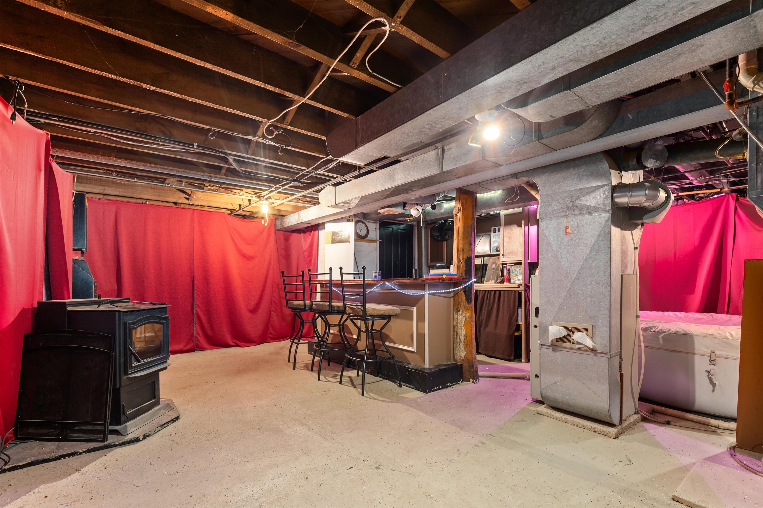 242 W 14TH Avenue