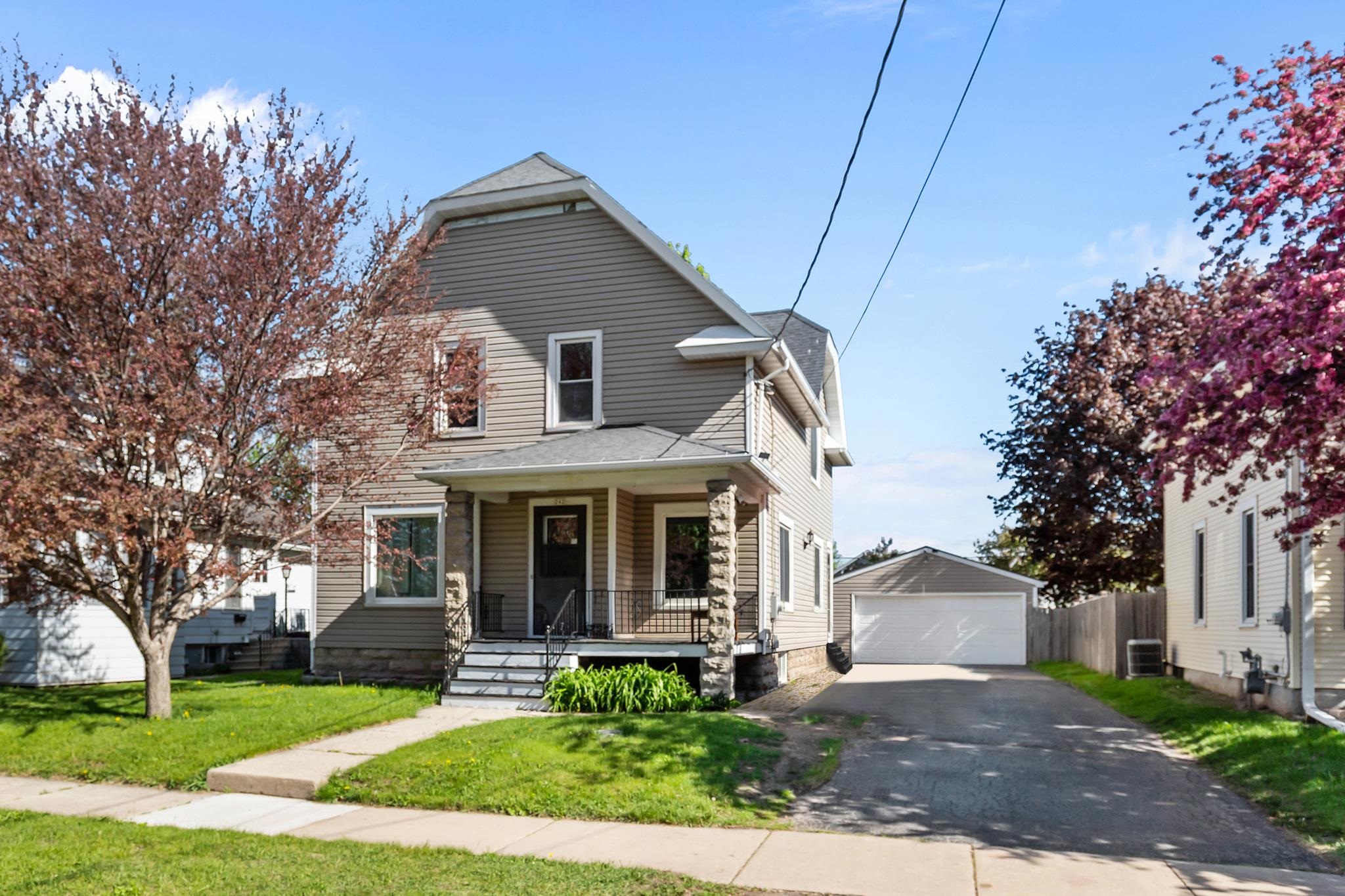 242 W 14TH Avenue