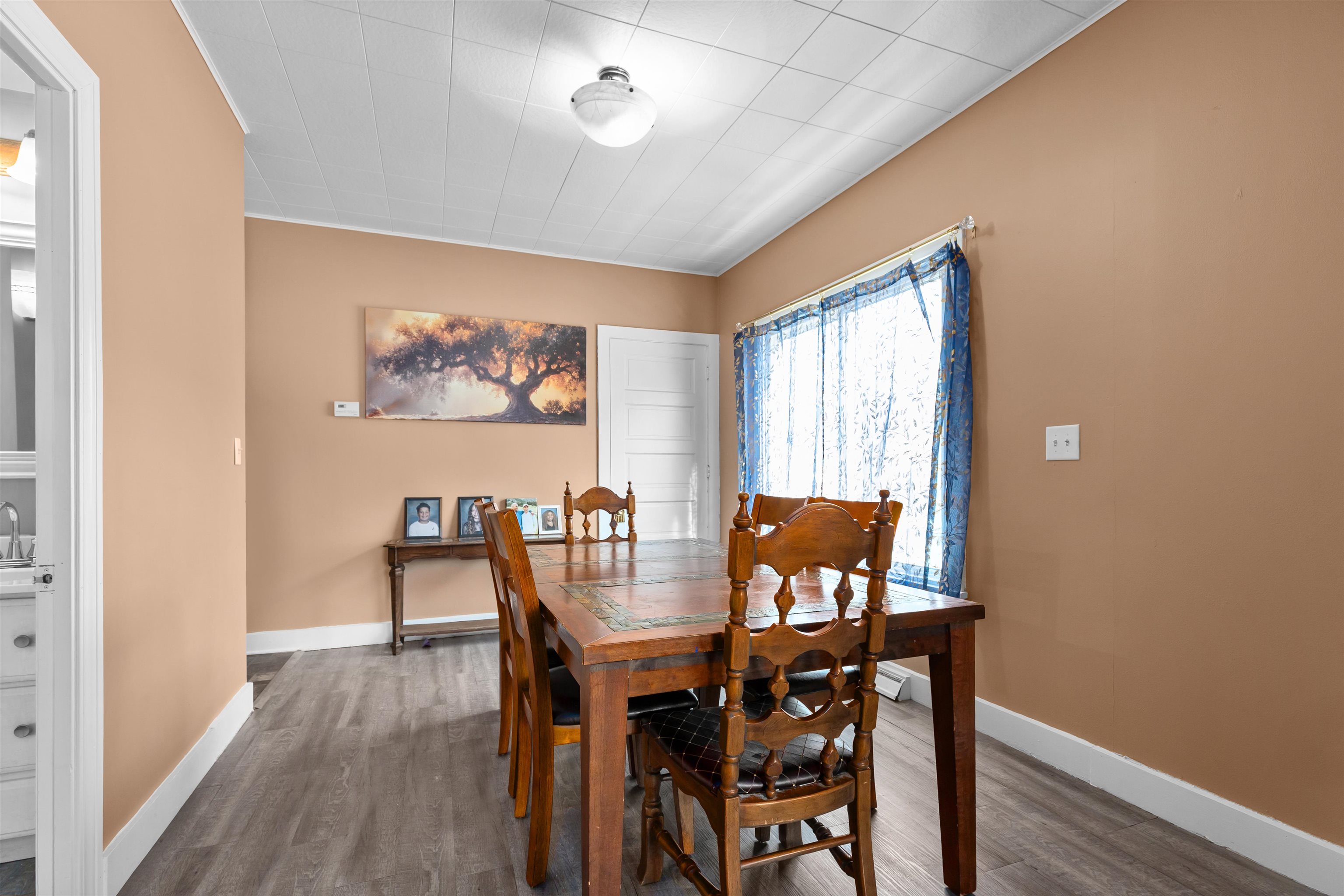 242 W 14TH Avenue