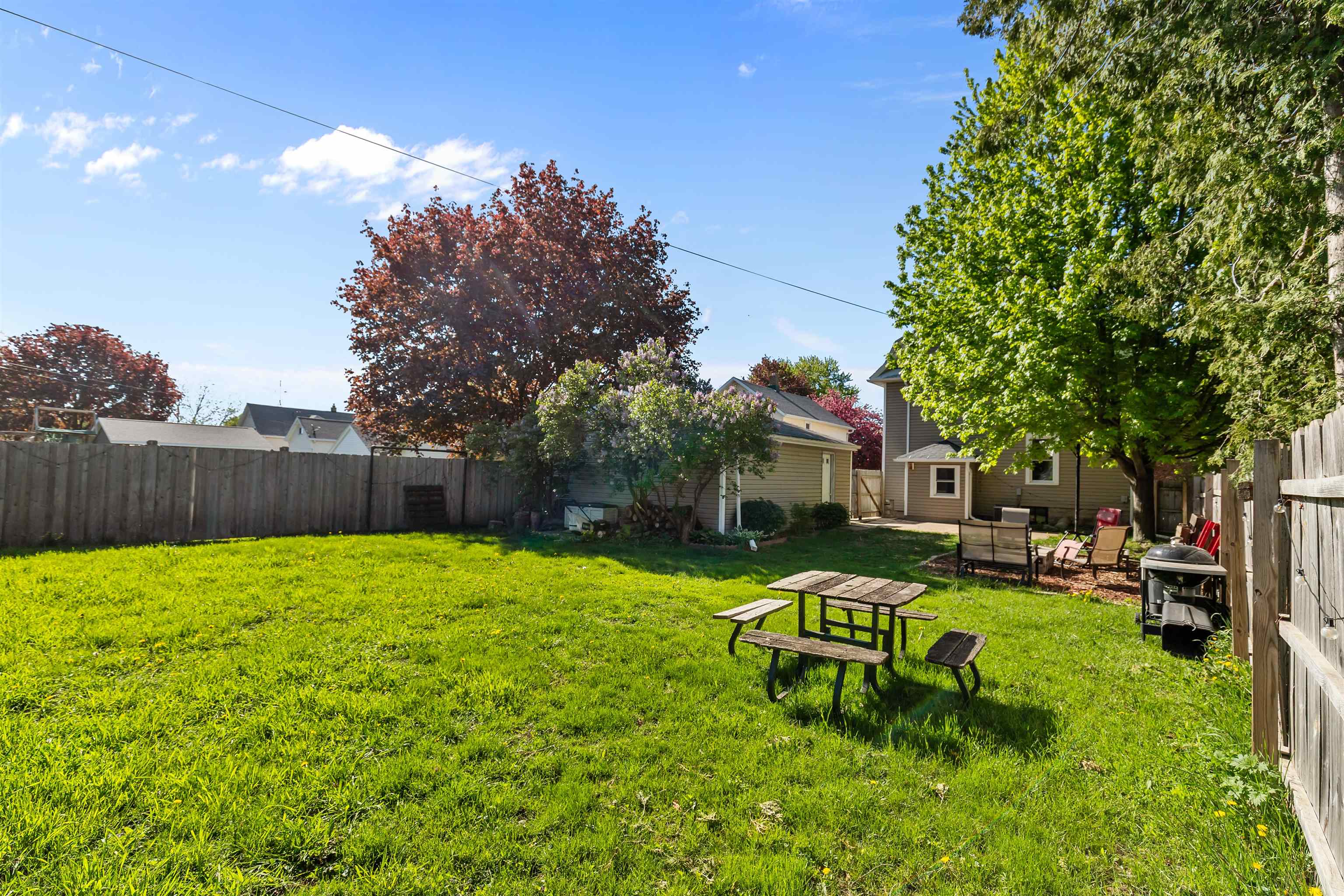 242 W 14TH Avenue