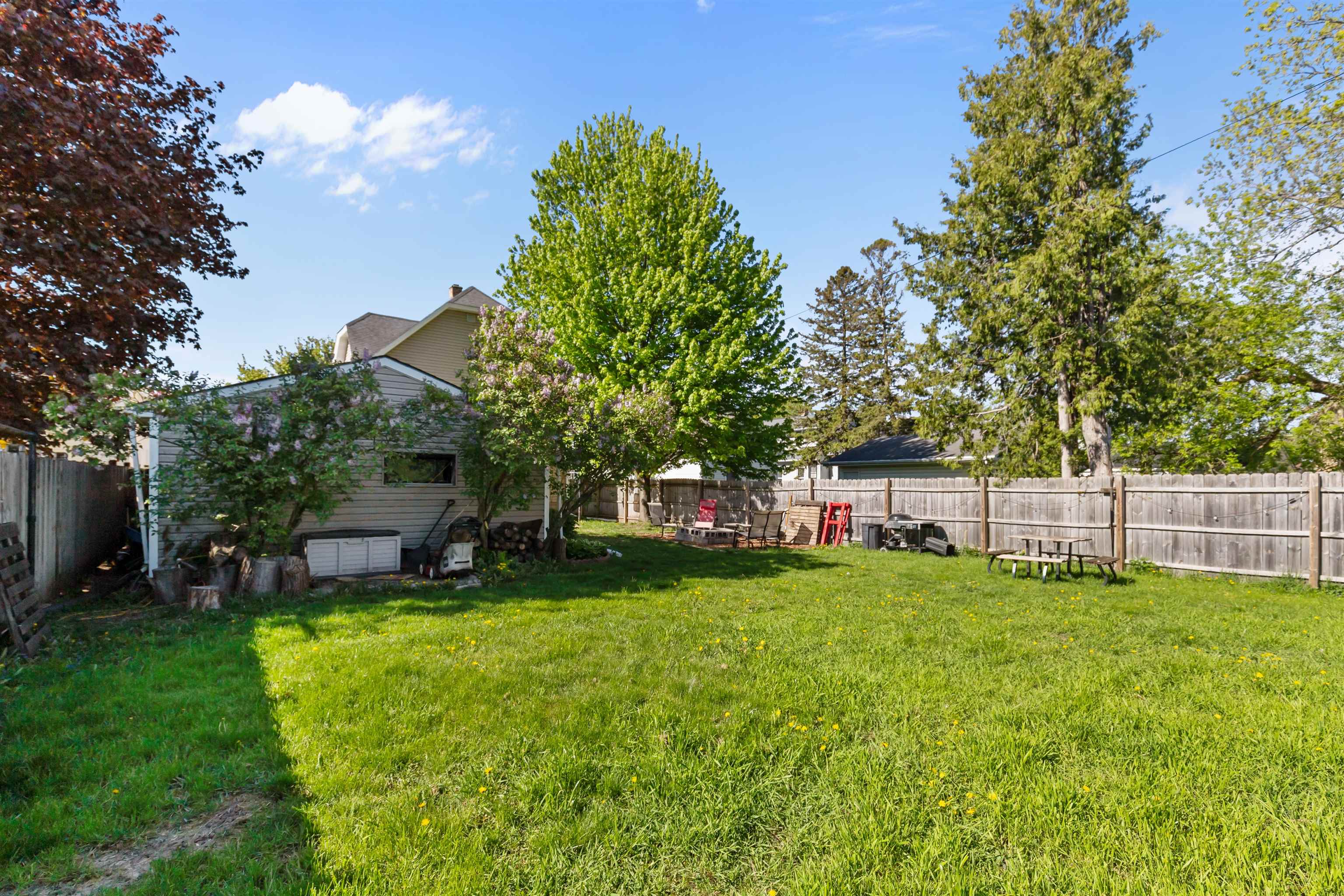 242 W 14TH Avenue